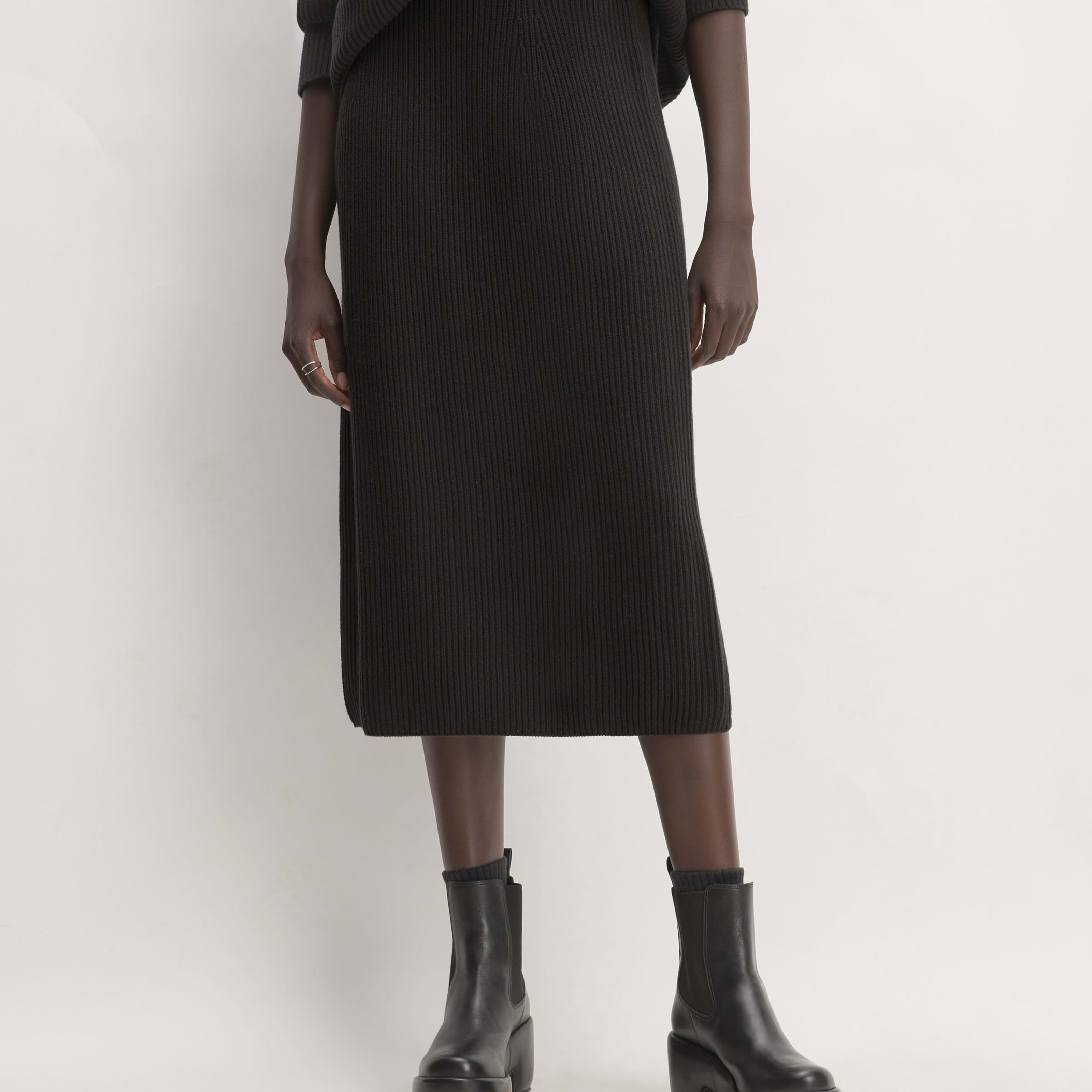 women's organic cotton sweater midi skirt by everlane in black, size xs