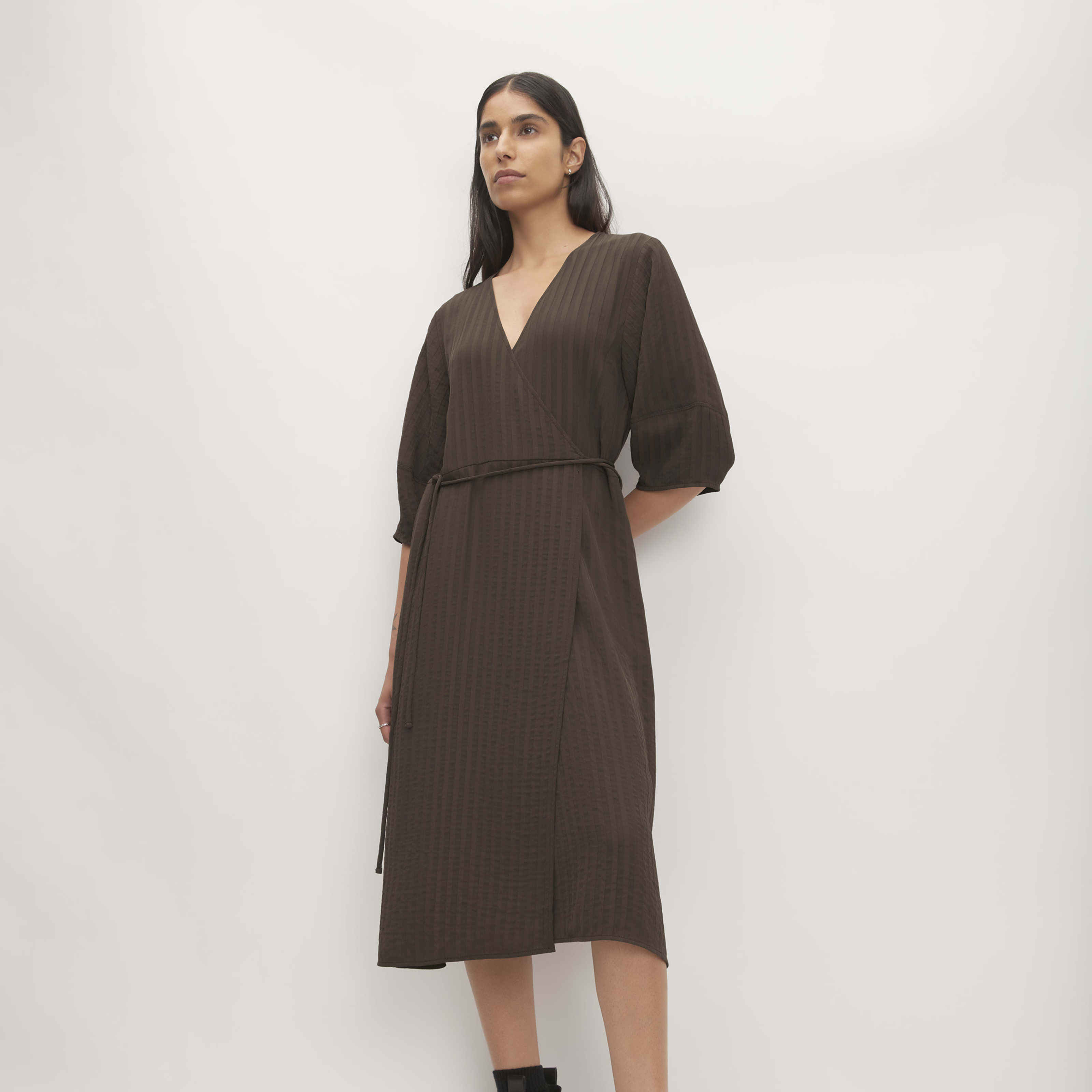 women's city stripe wrap dress by everlane in earth brown, size 00