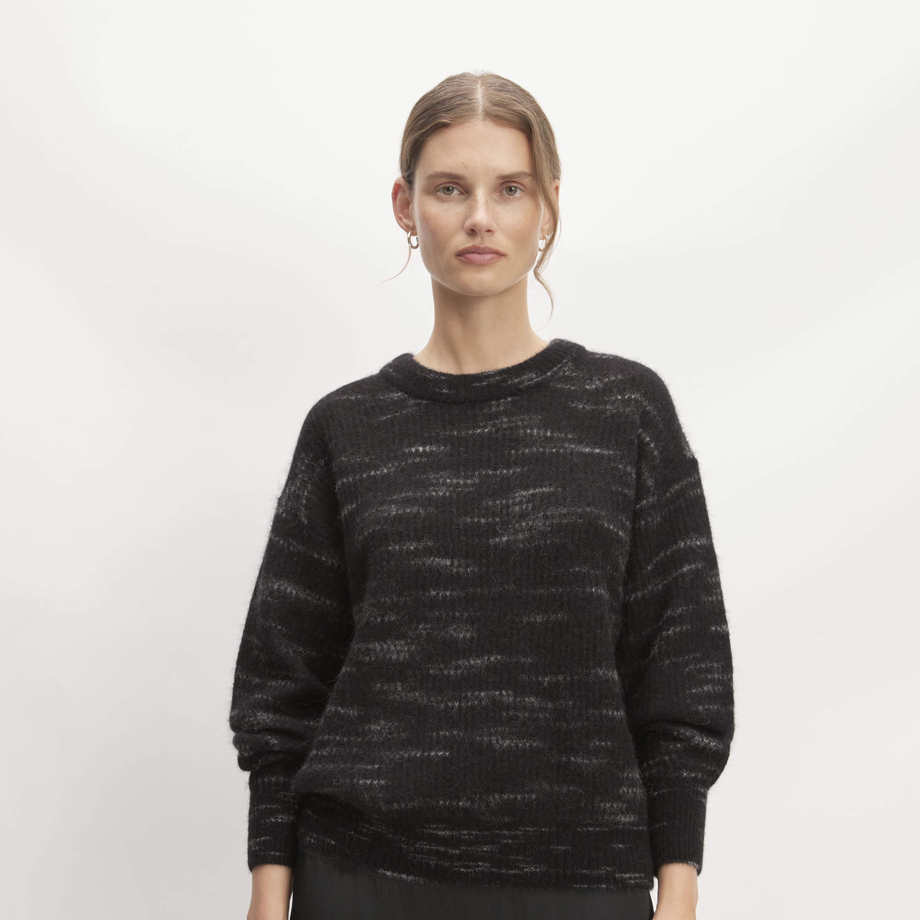 women's alpaca crew sweater by everlane in black heather, size xxs