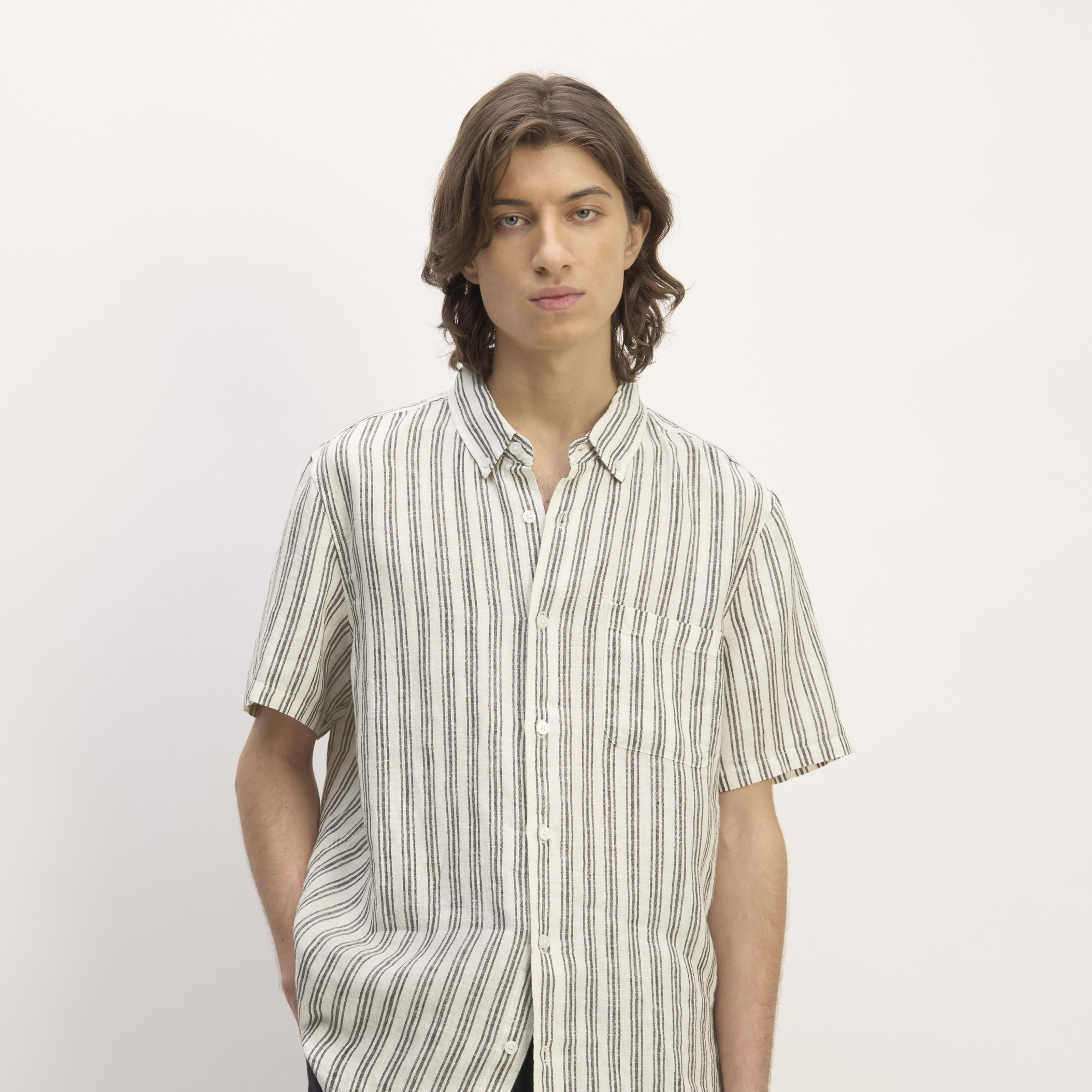 men's linen short-sleeve standard fit shirt by everlane in bone white/black, size xs
