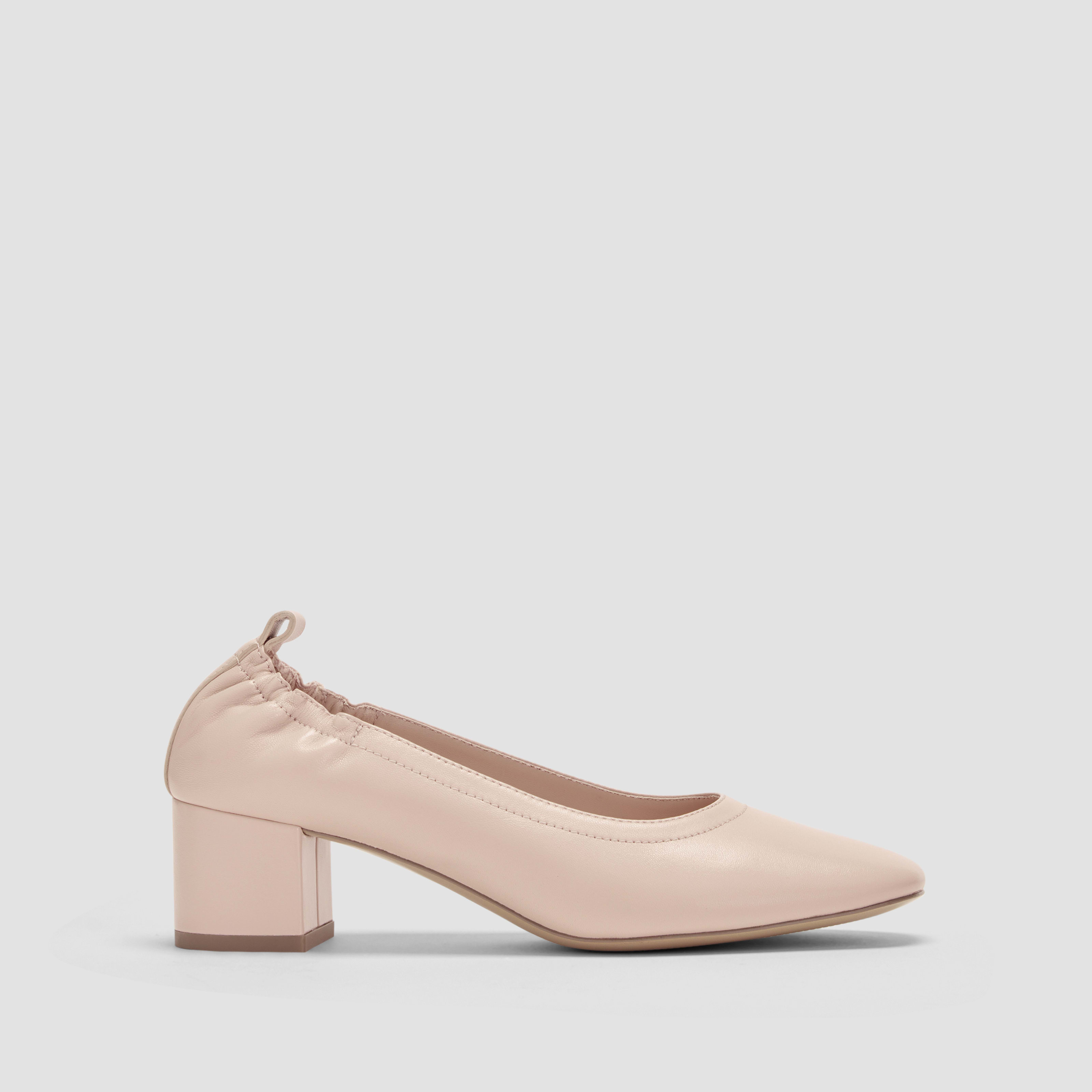 pump heel by everlane in pale pink, size 5