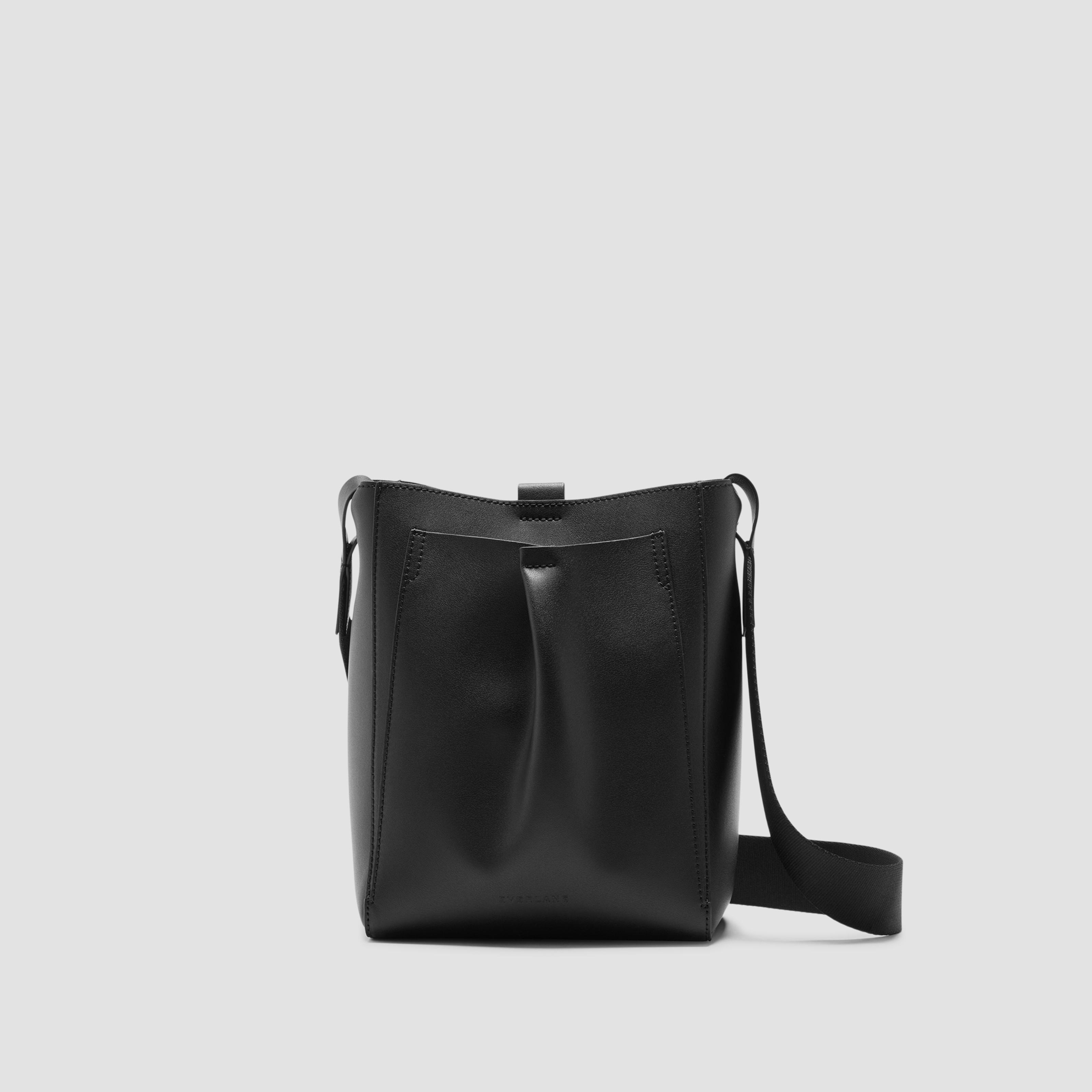 mini studio bag by everlane in black