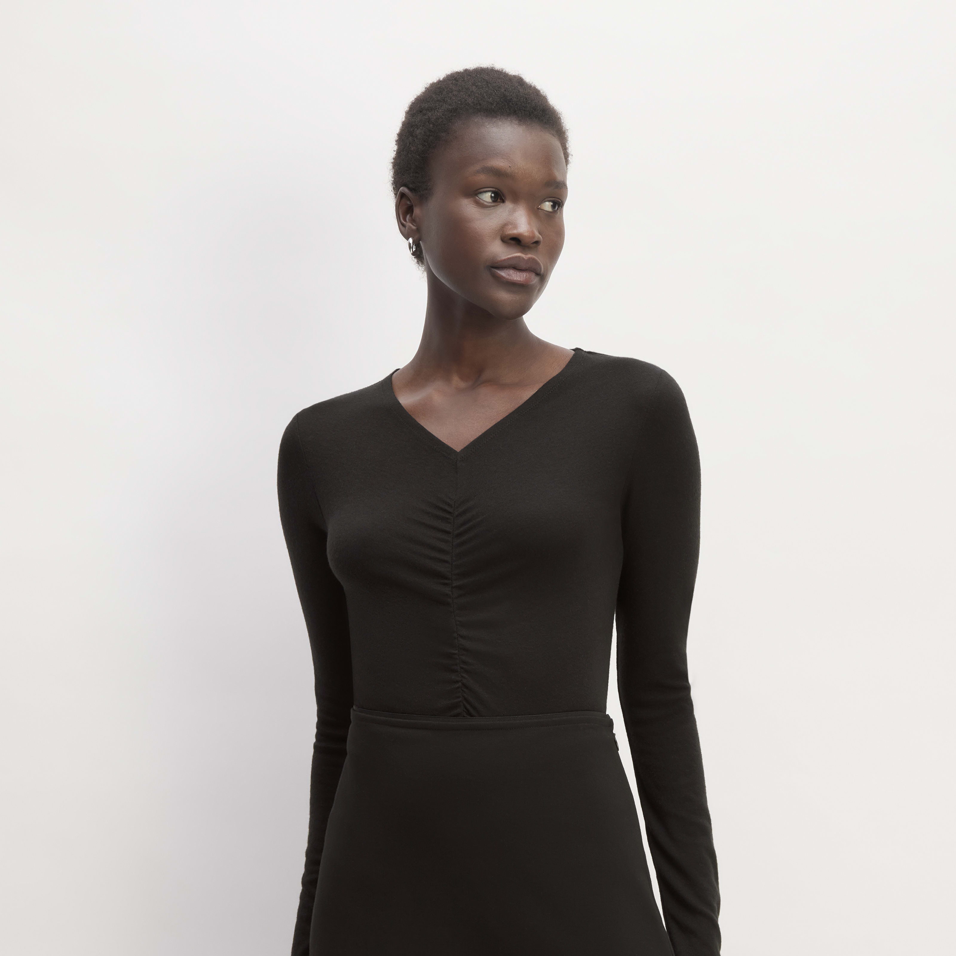 women's merino tencelâ„¢ relaxed v-neck t-shirt by everlane in black, size xxs