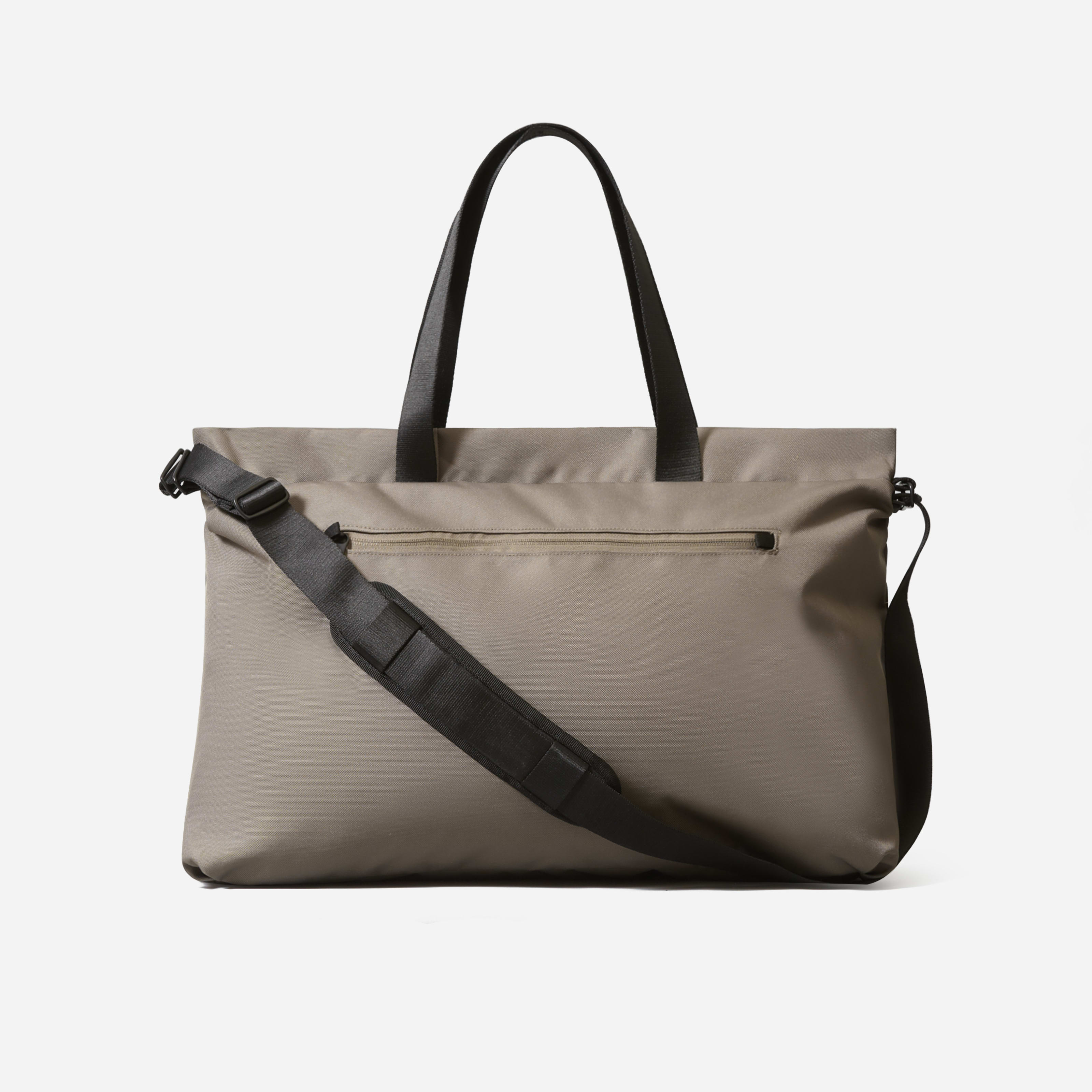 Renew Transit Weekender Bag By Everlane In Warm Charcoal