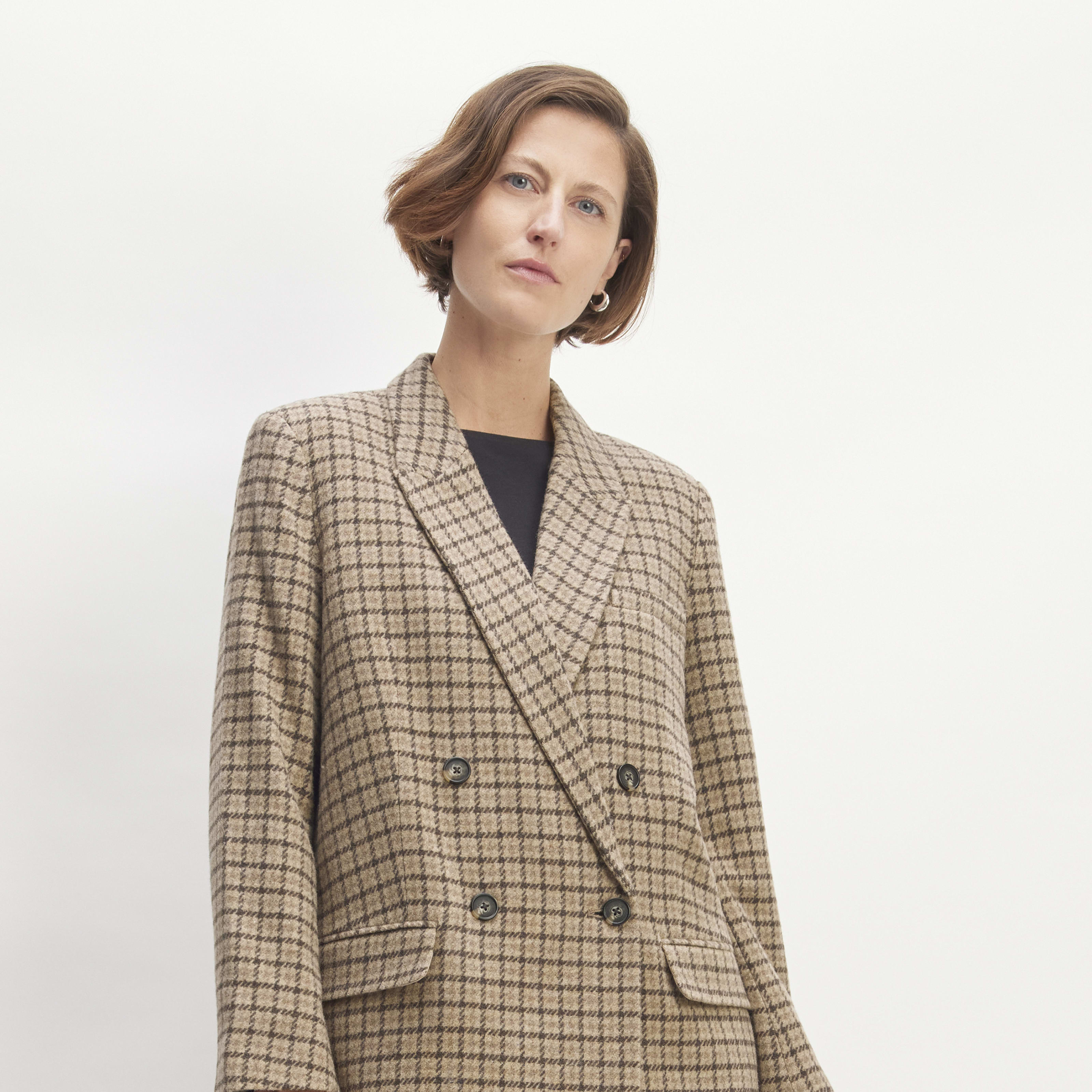 women's rewoolâ® double-breasted blazer by everlane in beige houndstooth, size 00