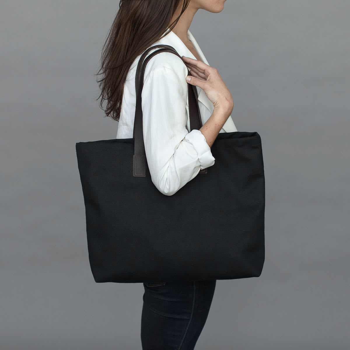 everlane black tote