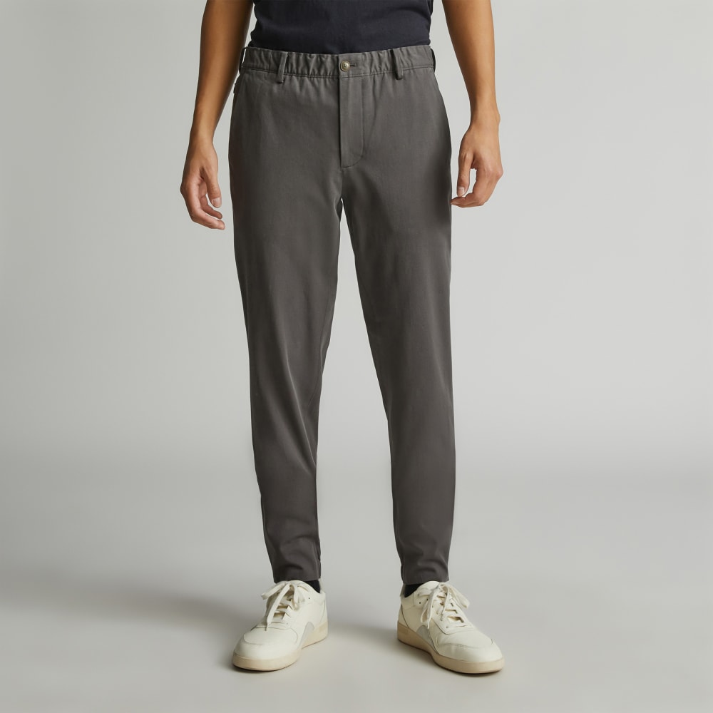 The Performance Traveler Chino Black Everlane