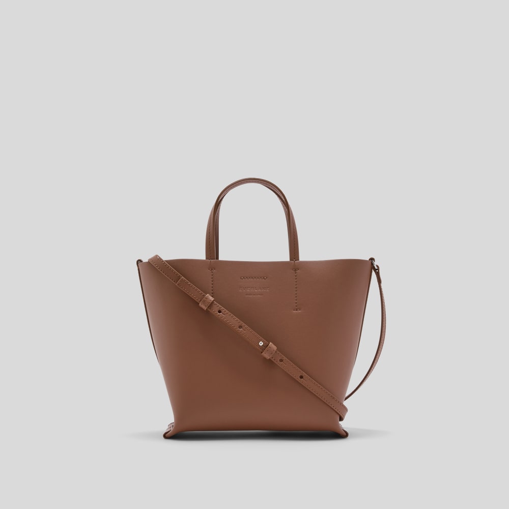 https://media.everlane.com/image/upload/c_fill,dpr_2,f_auto,g_face:center,q_auto,w_500/v1/i/9157d944_62e1.jpg