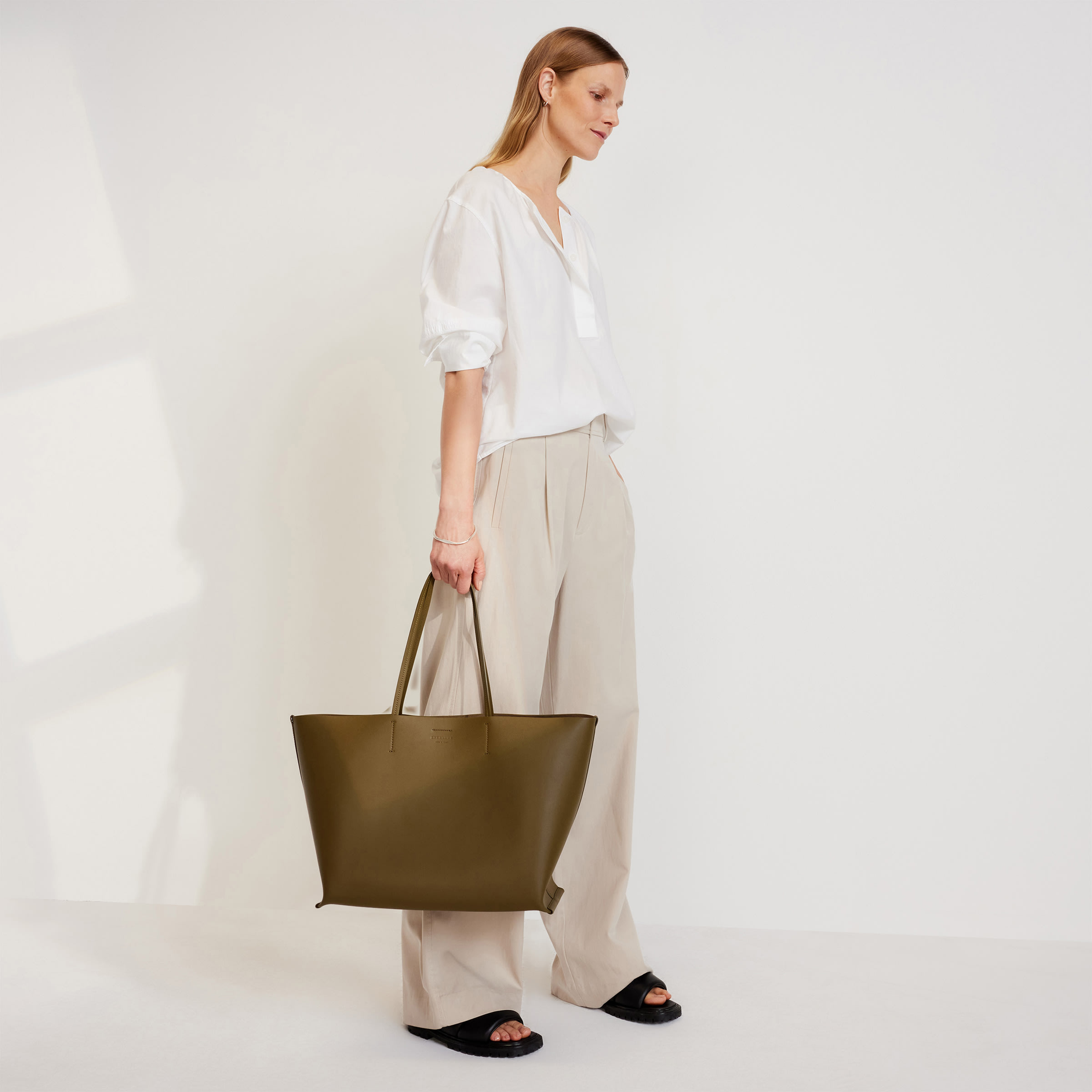 The Luxe Italian Leather Tote Black – Everlane