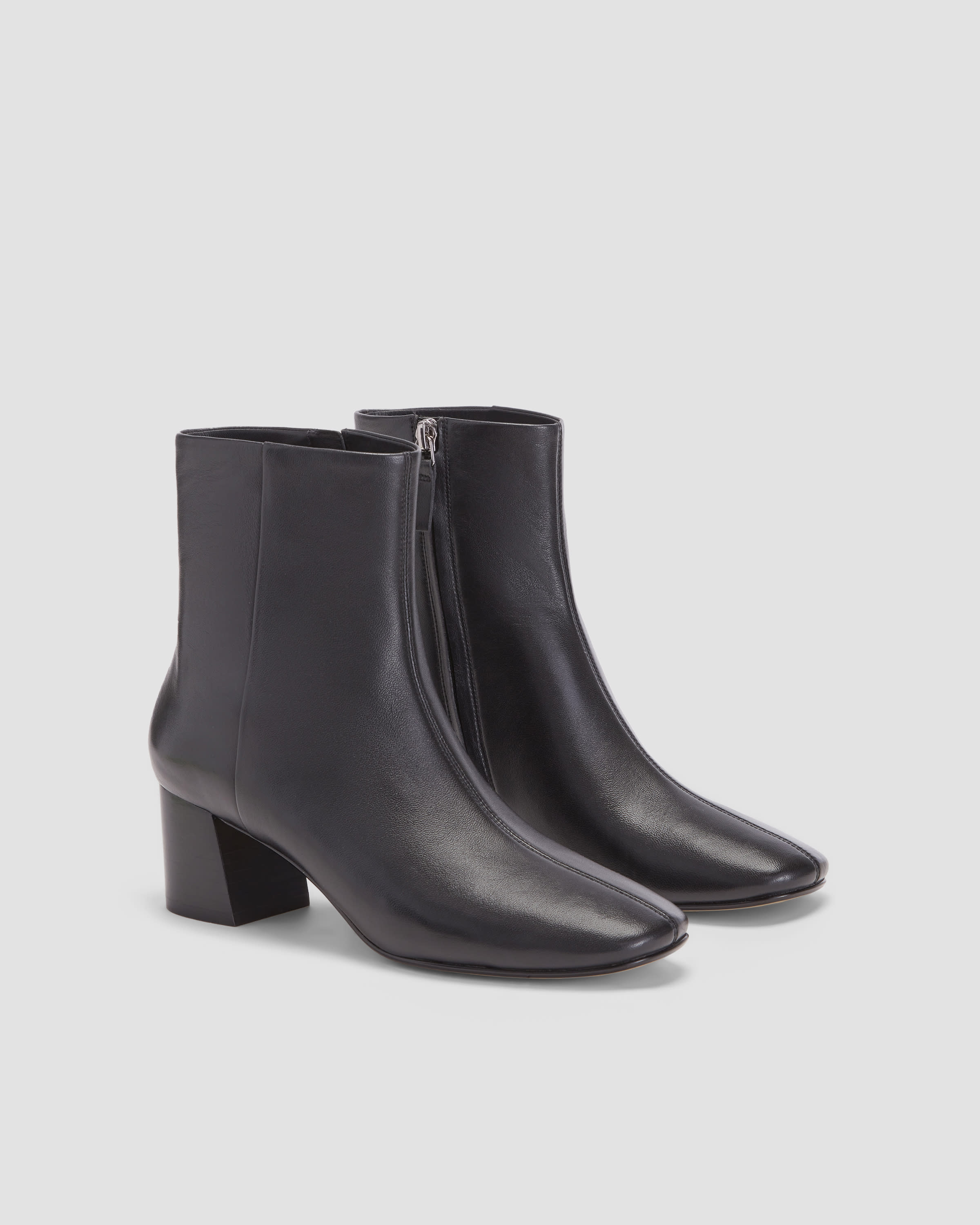 Everlane Day Boot Review & Preppy Outfit, Kelly in the City