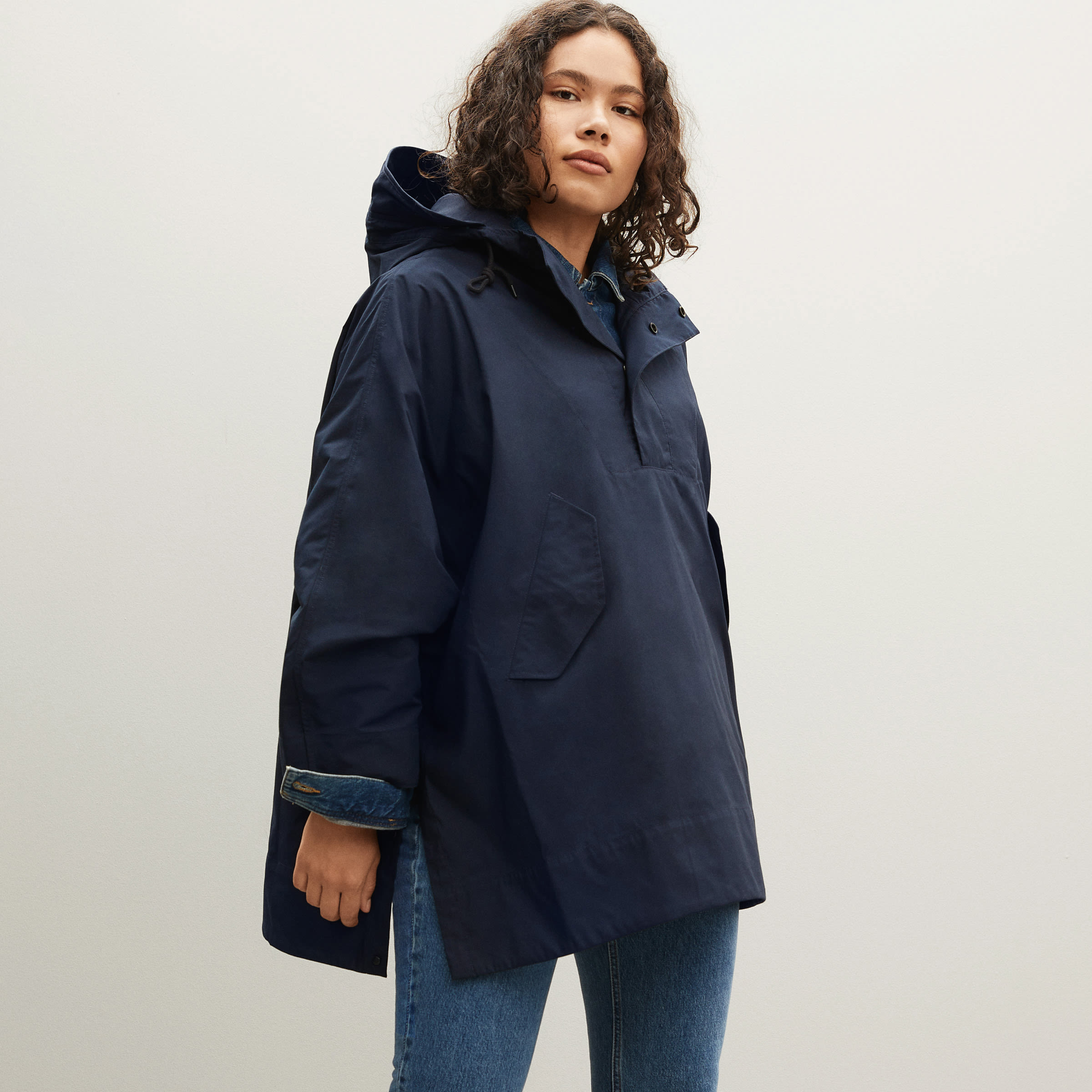 The ReNew Poncho Midnight – Everlane