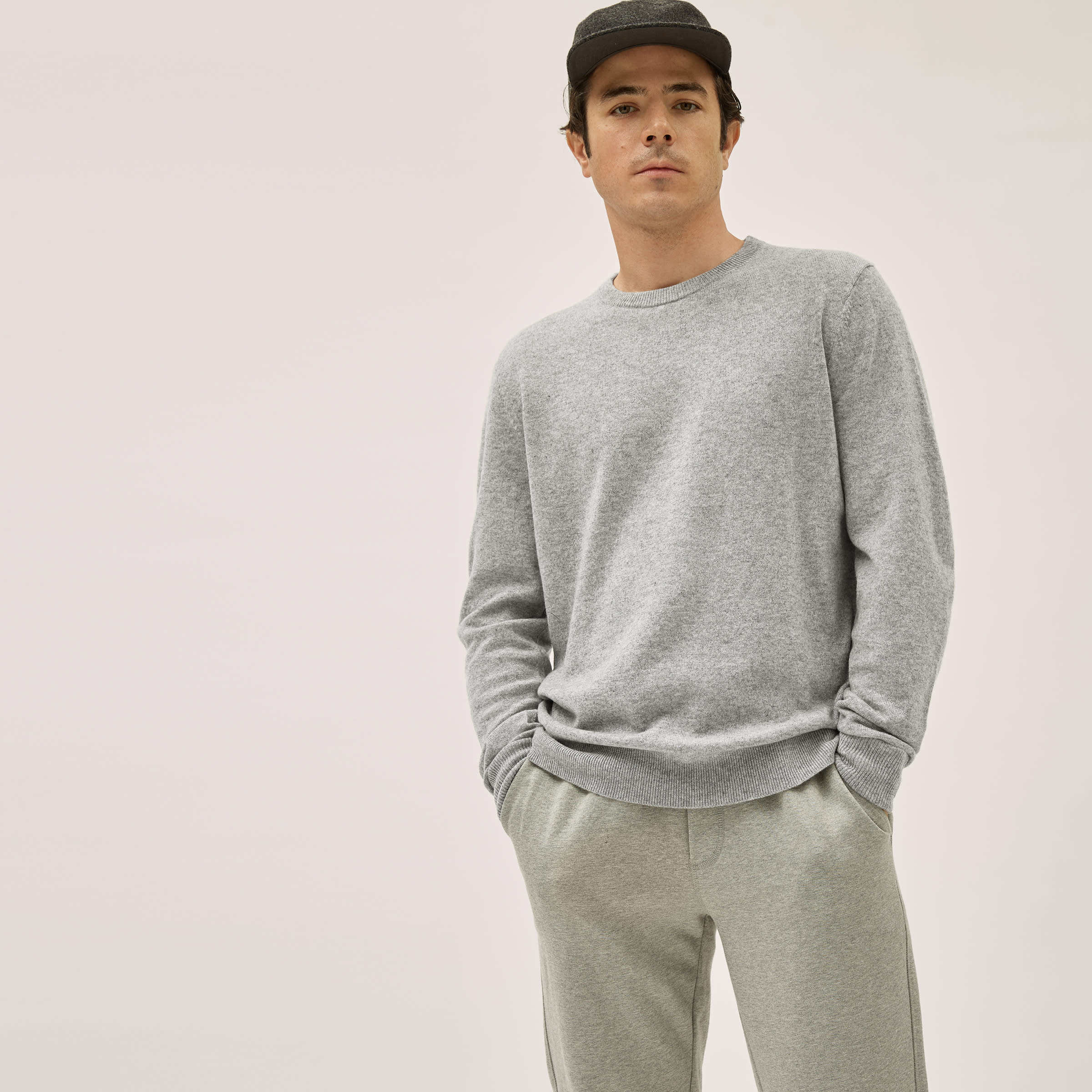 Everlane Men's Grade-a Cashmere Crew Neck Sweater in Heathered Grey, Size Extra Small