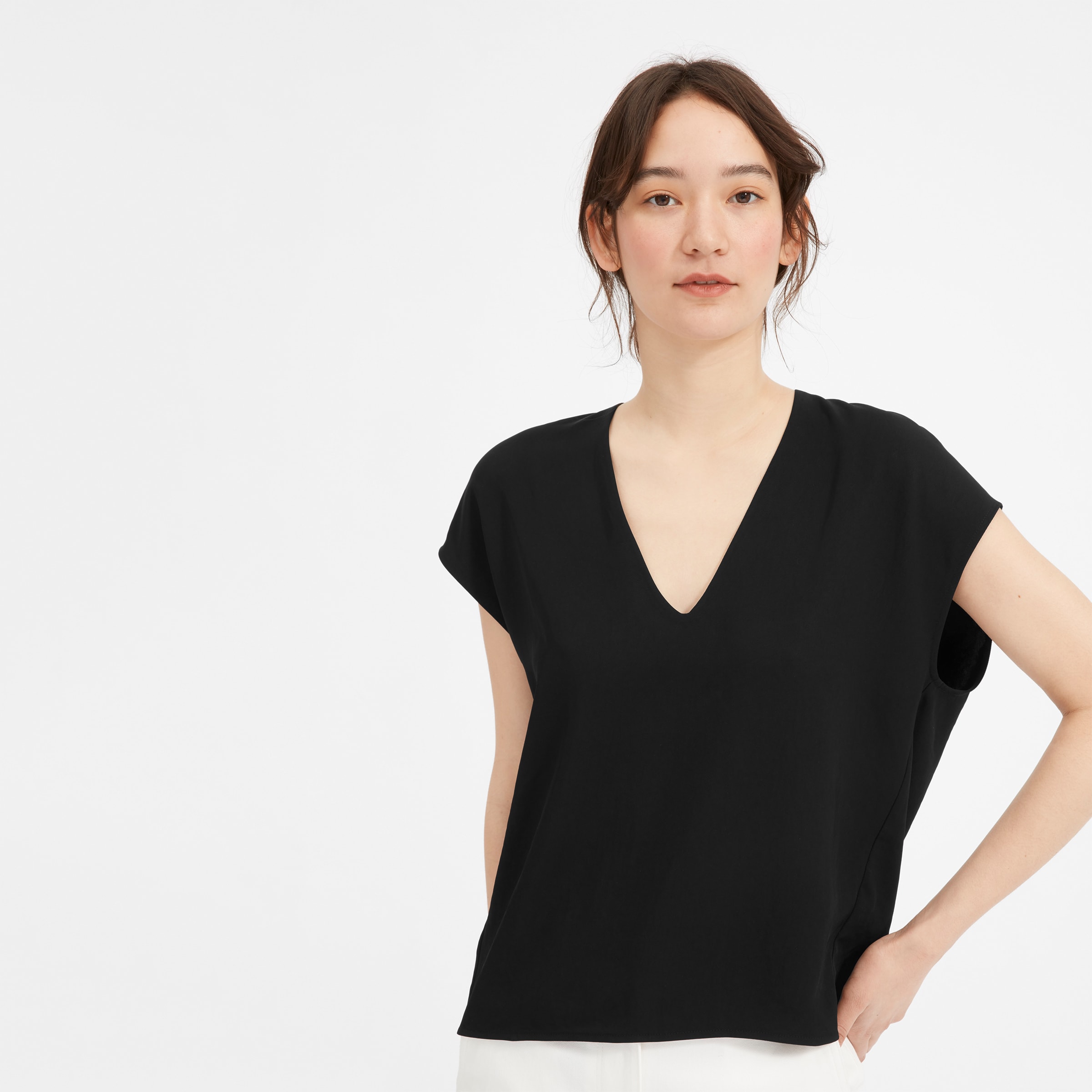 The Japanese GoWeave V-Neck Tee Black 