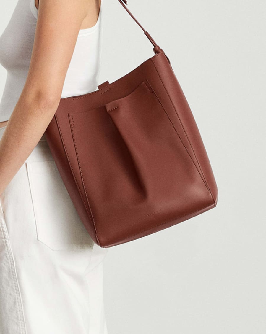 Everlane best sale studio bag
