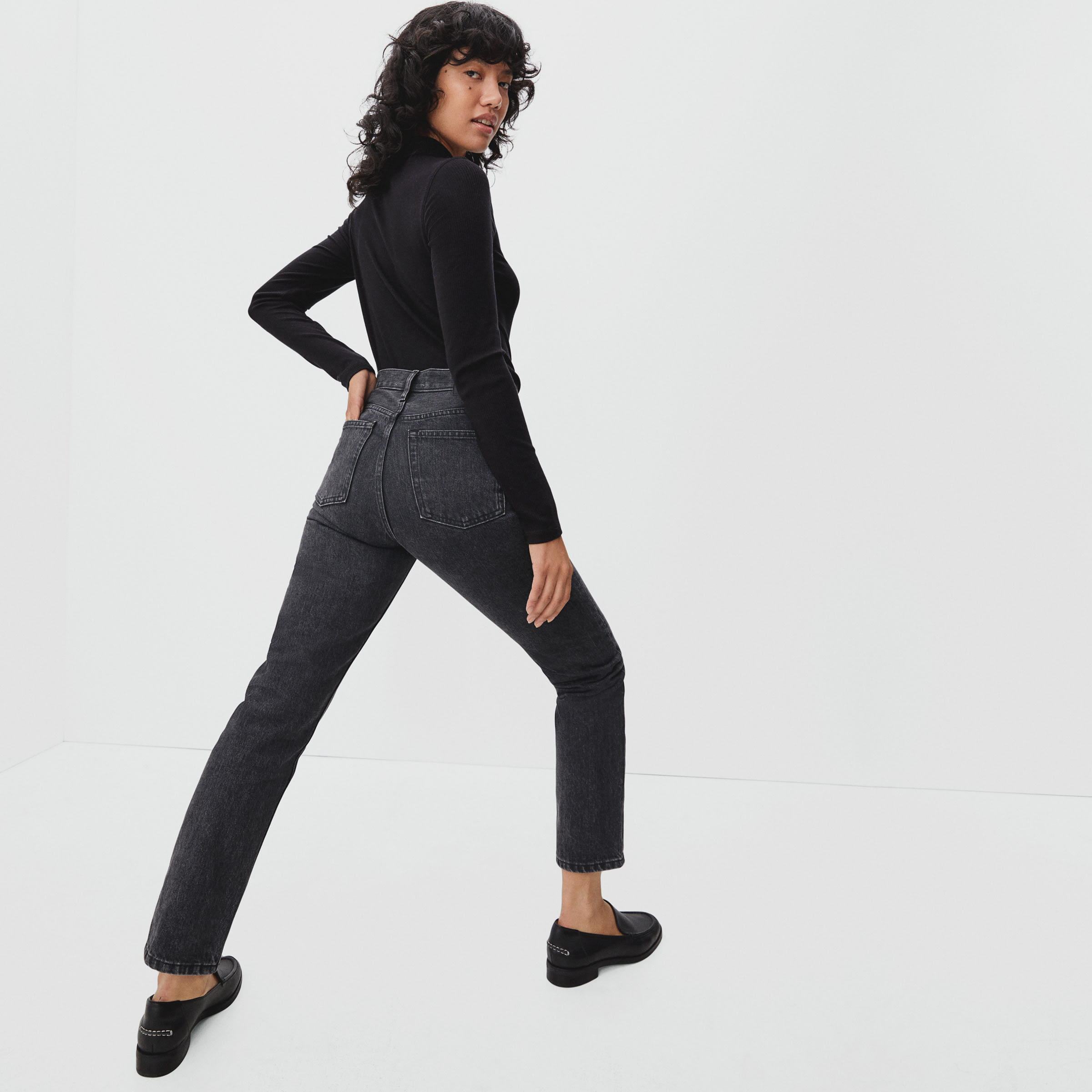 Everlane High Rise Jeans in Washed Black size 27
