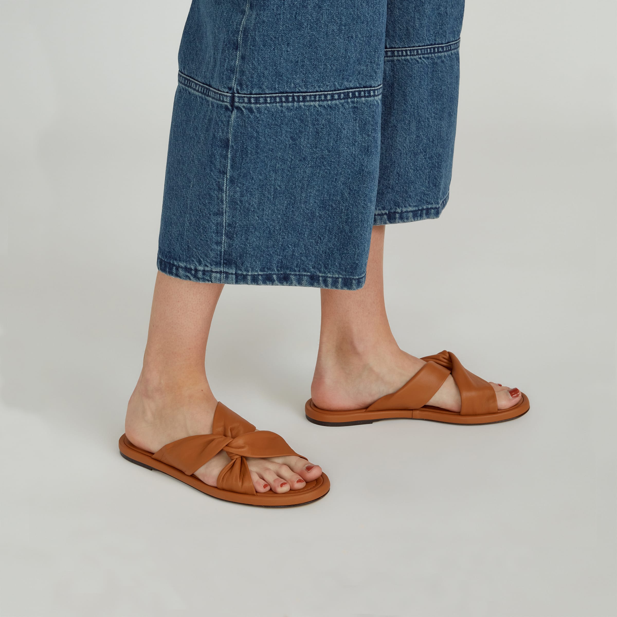 Everlane day slide sales