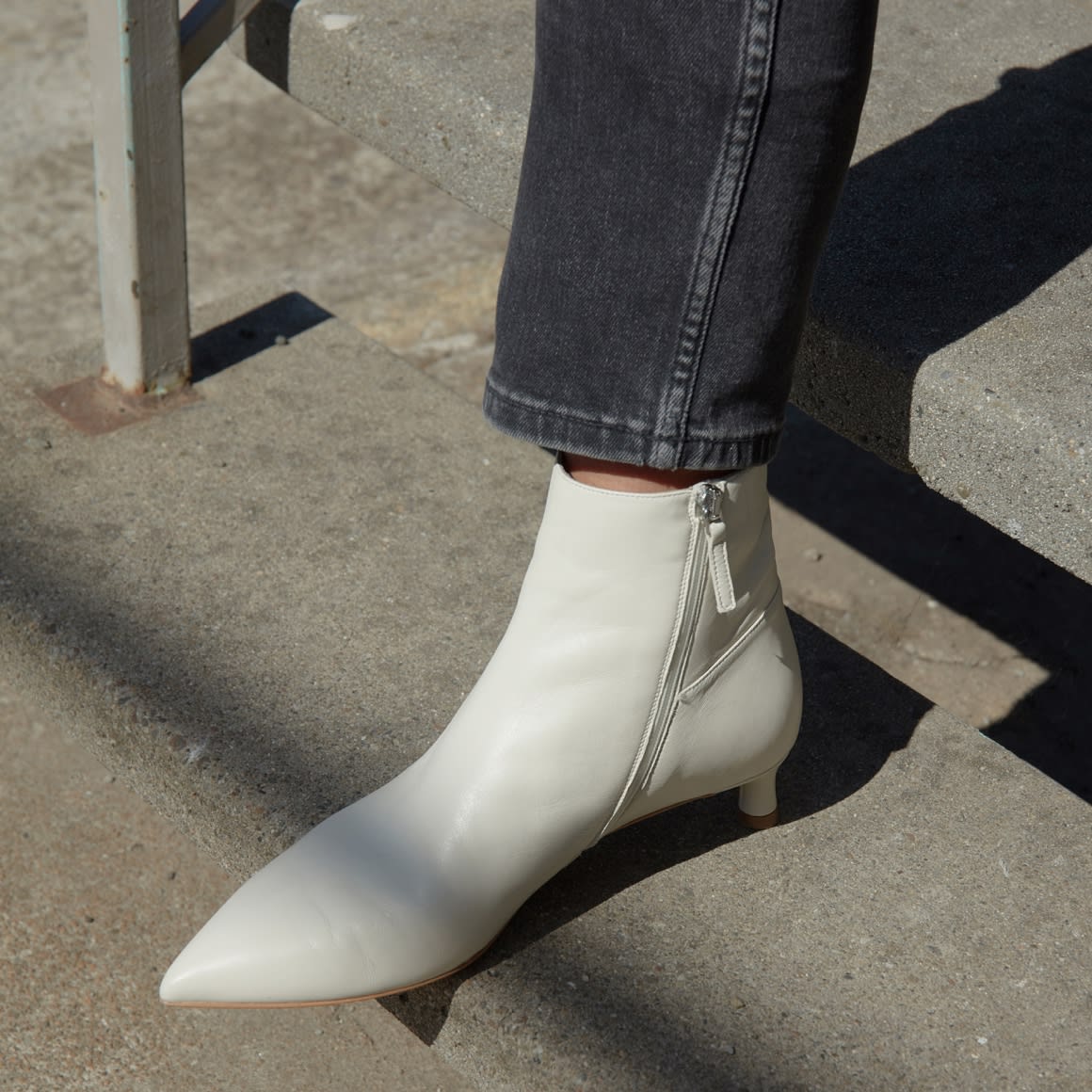 Everlane day sale boot bone