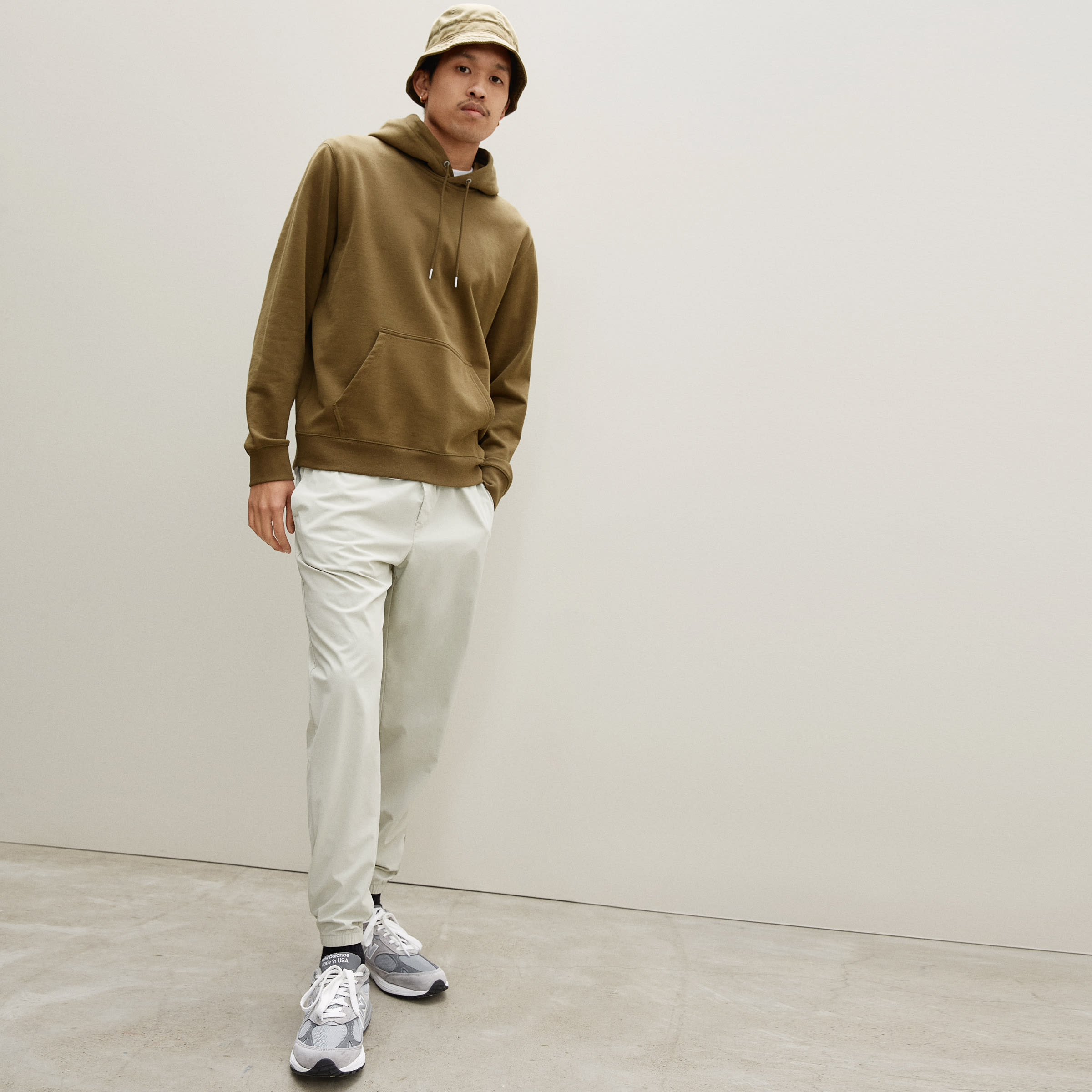 everlane mens joggers
