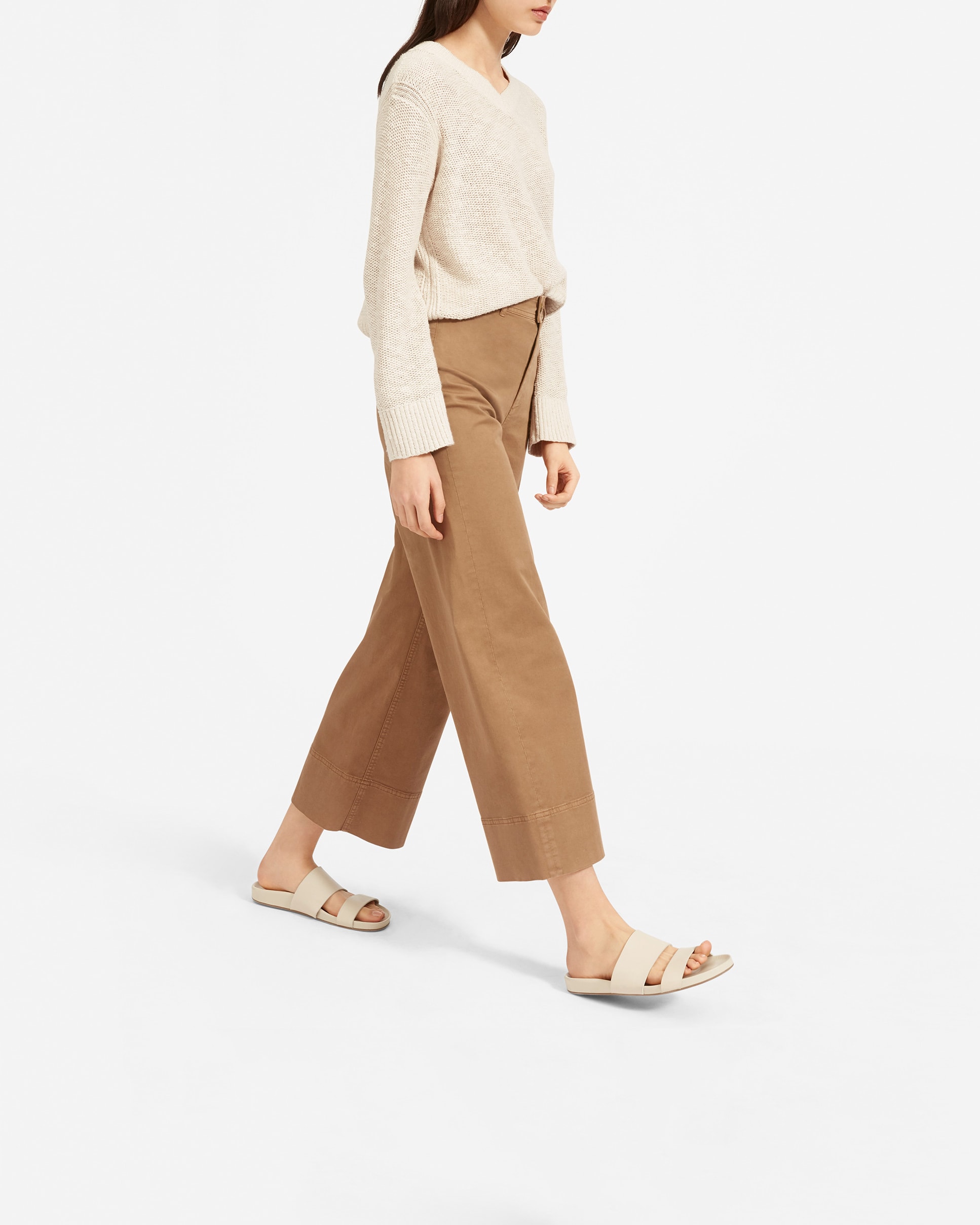 The Cotton-Linen V-Neck Sand – Everlane