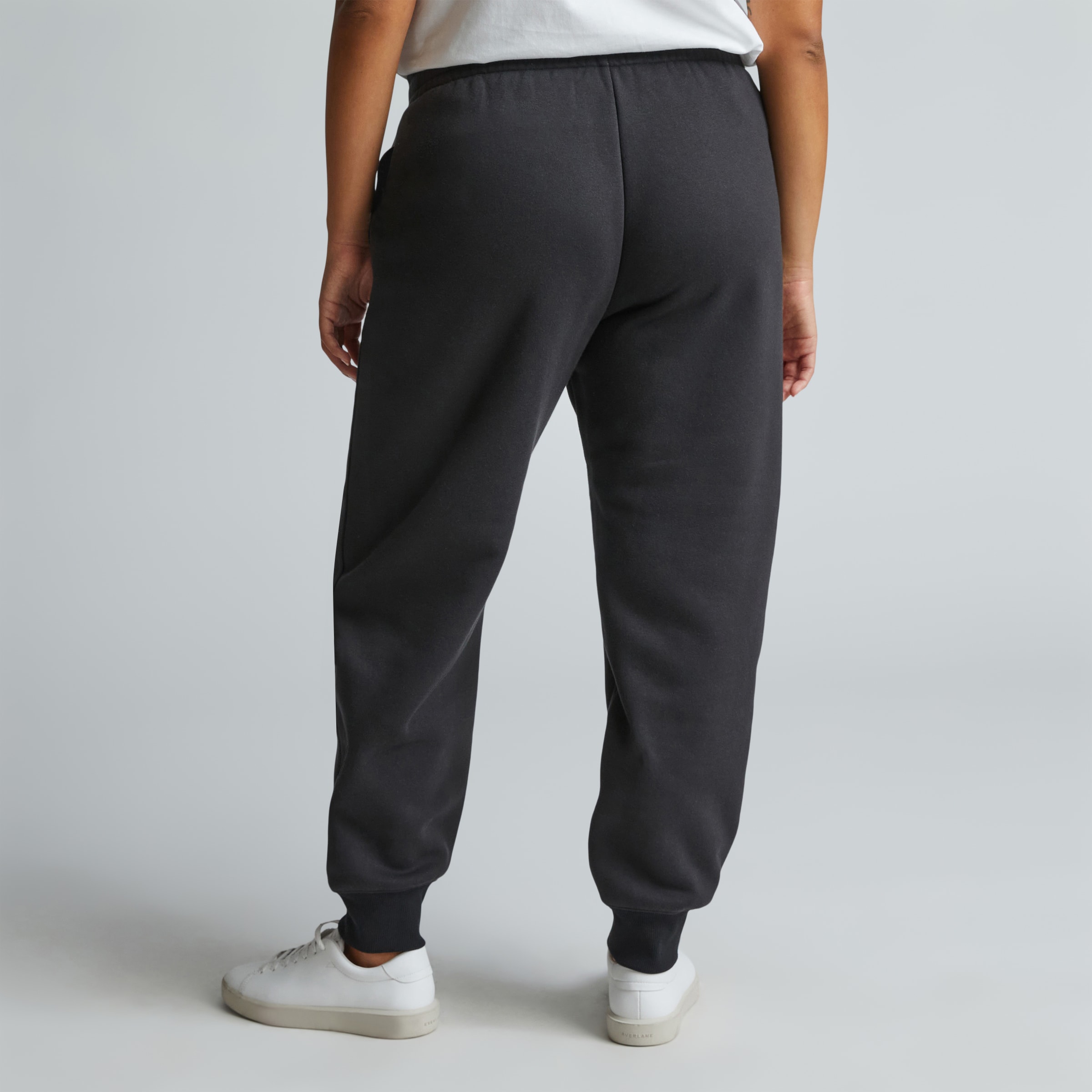 The ReTrack Jogger Navy Everlane