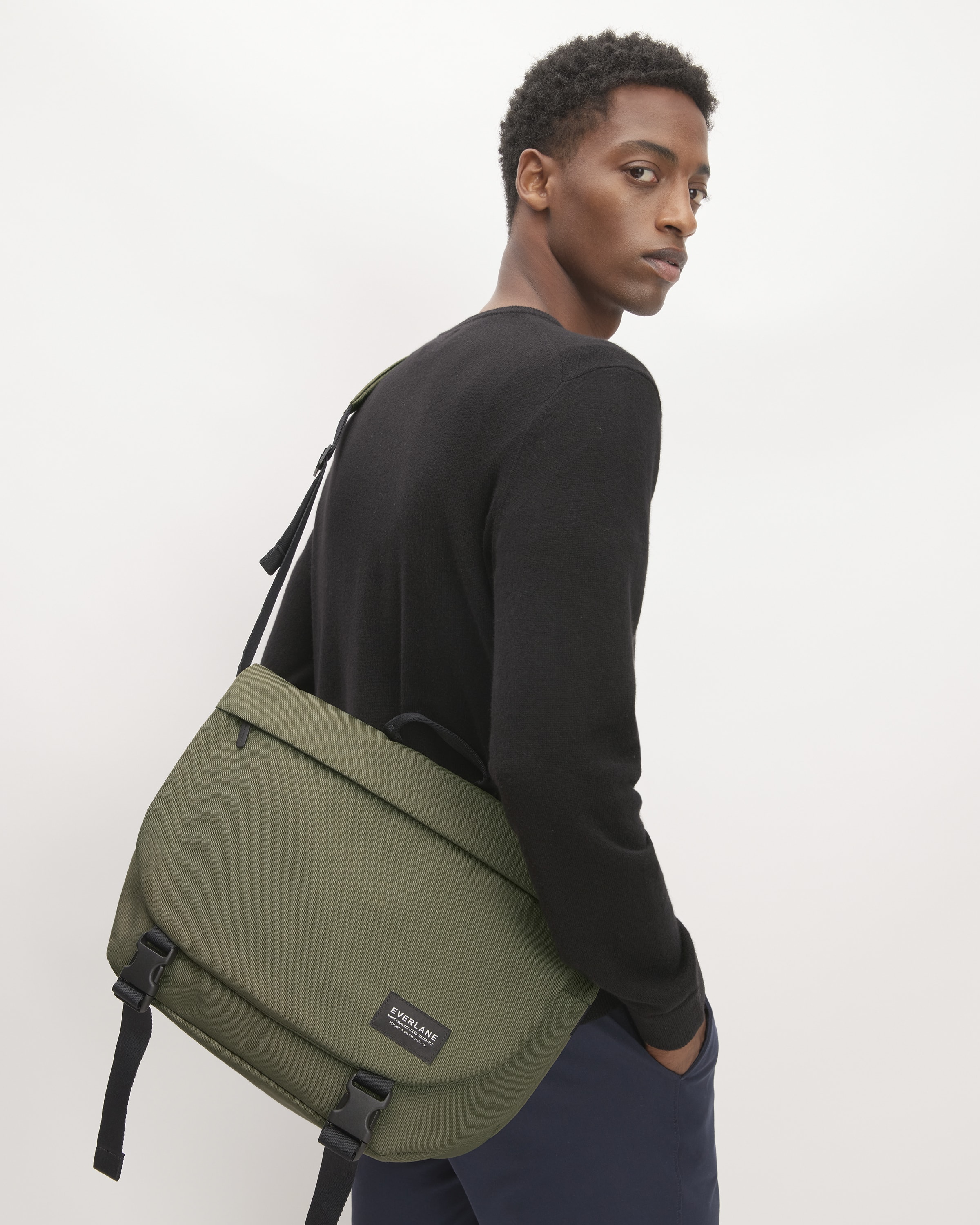 Everlane messenger top bag