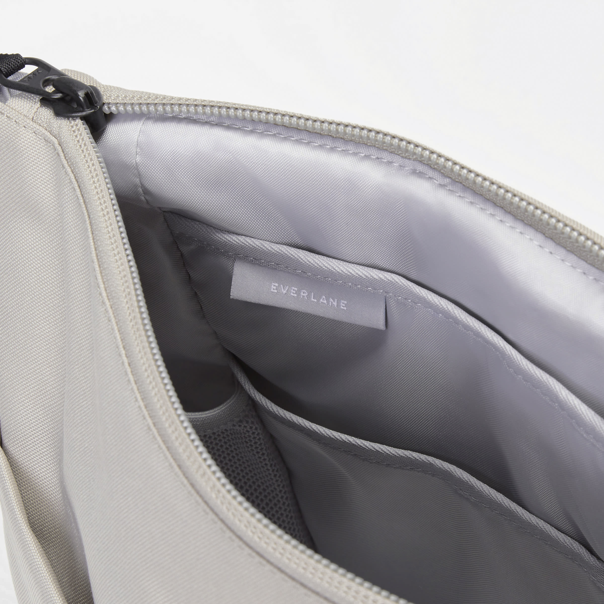 Everlane hotsell messenger bag