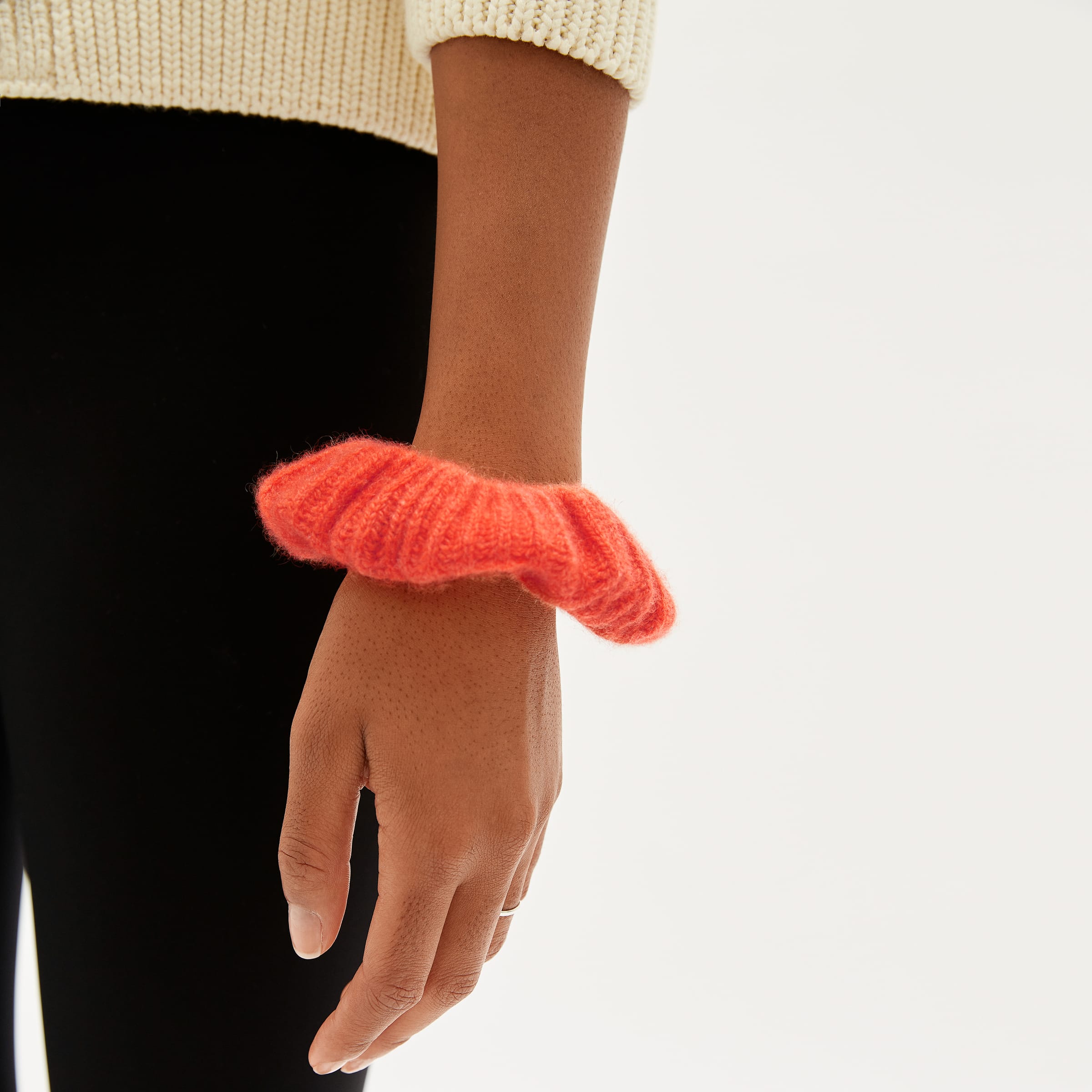 The Cashmere Scrunchie Heathered 