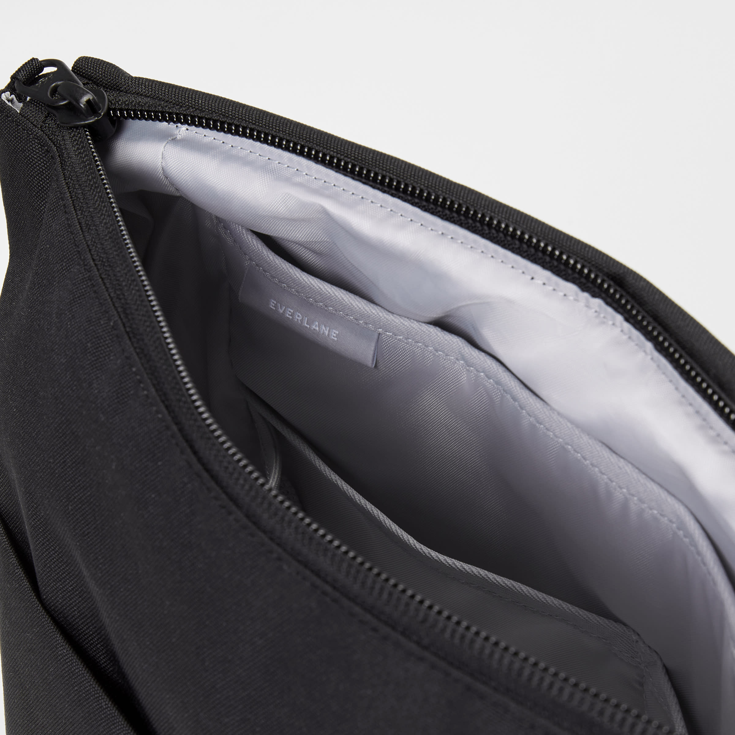 Everlane sales messenger bag