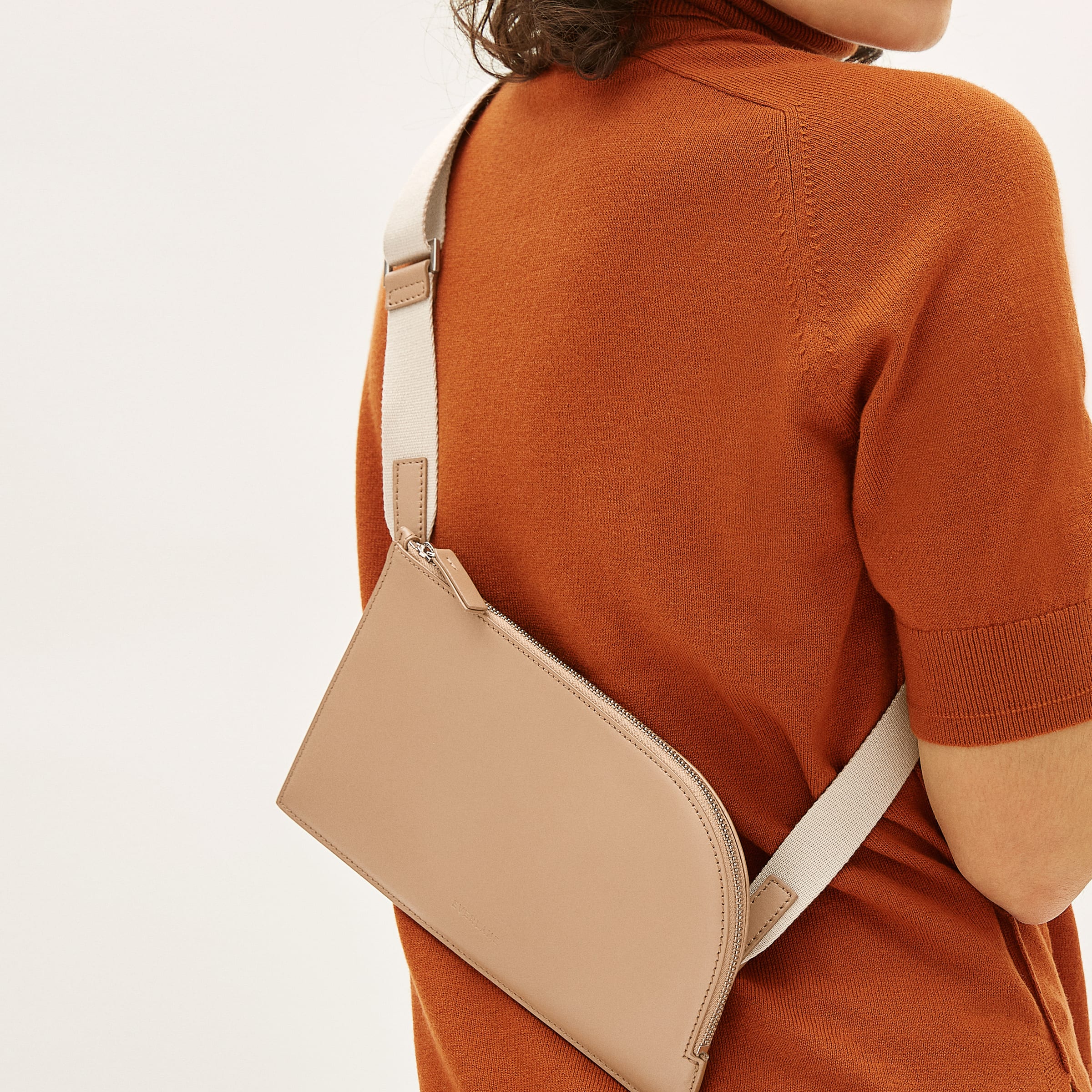 Everlane sling bag 2025