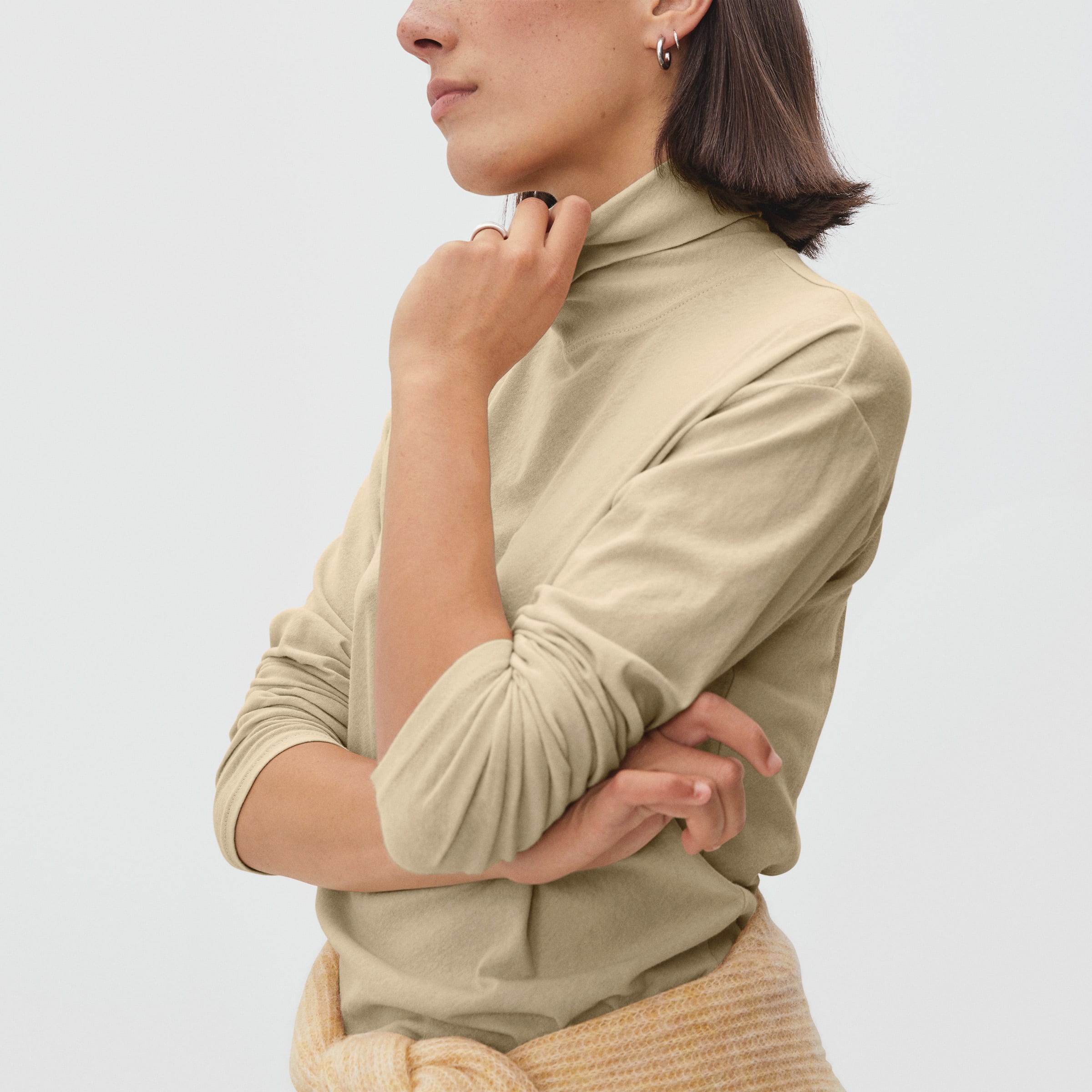 The Air Turtleneck Cashew – Everlane