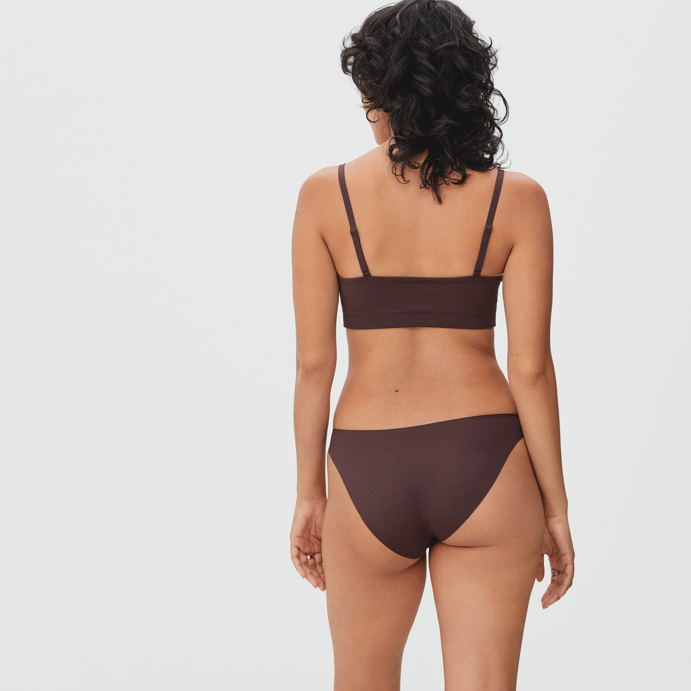 The Invisible Bikini Dark Tan – Everlane