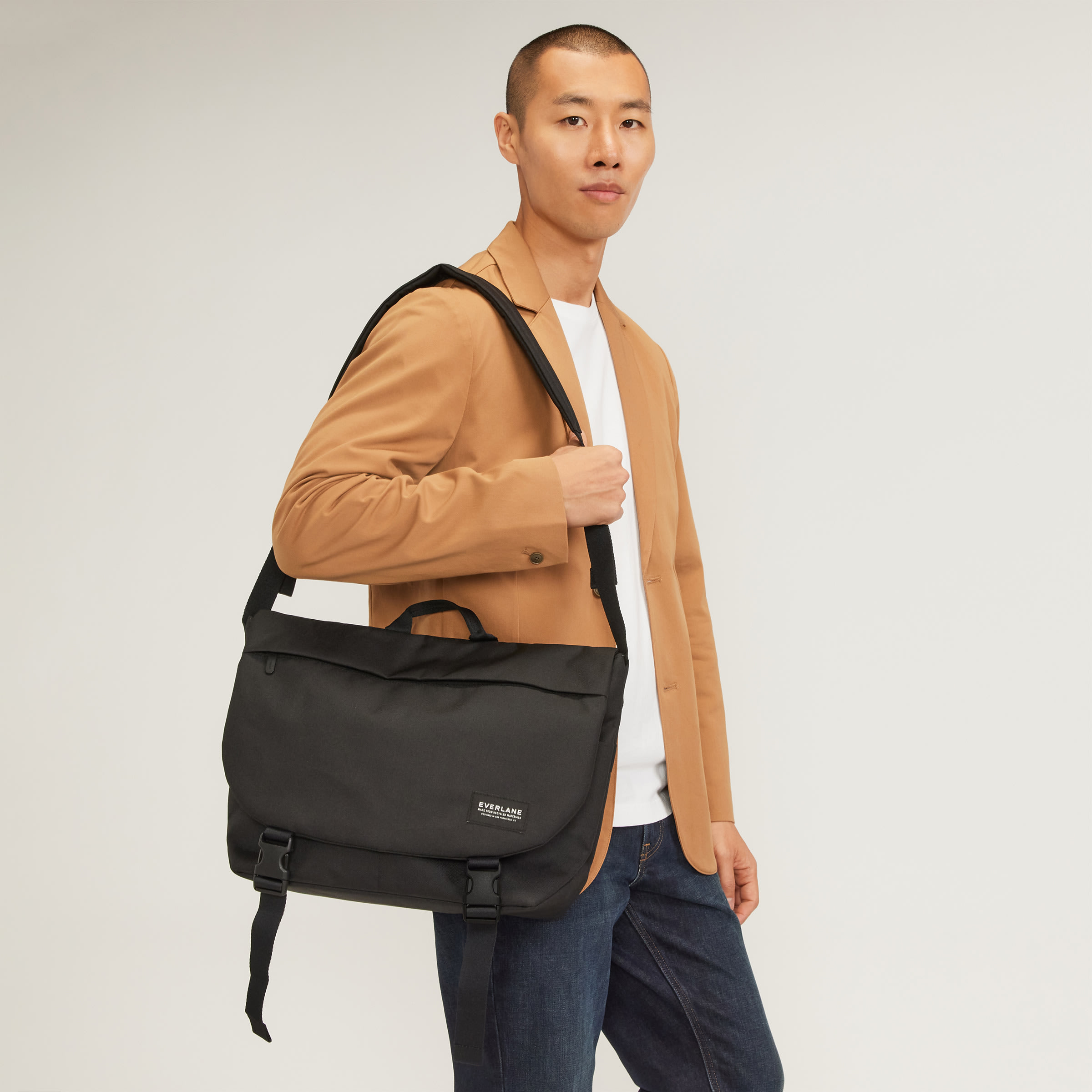 Everlane shop messenger bag