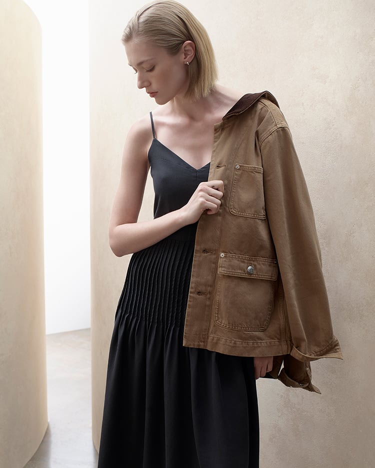 Everlane pic description