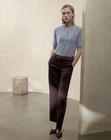 Everlane pic description