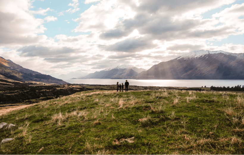 Everlane pic description