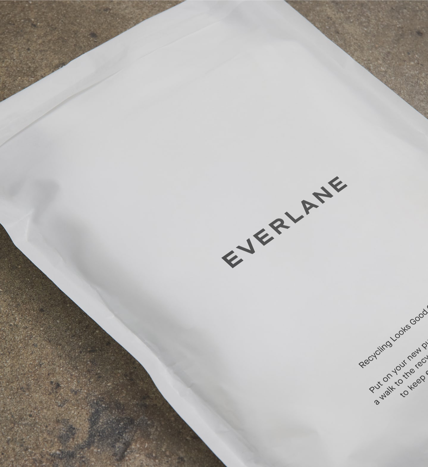 Everlane pic description