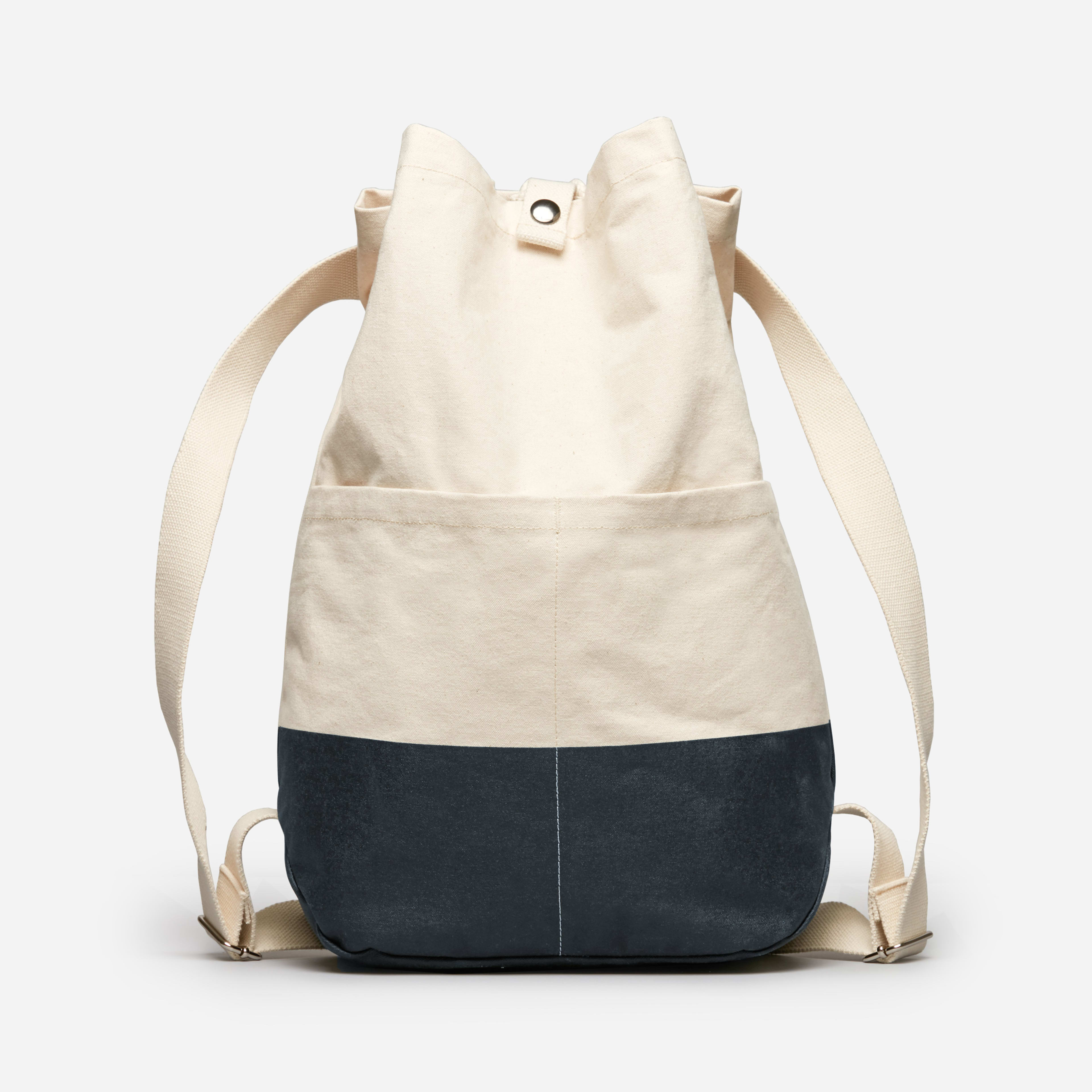 The Beach Canvas Backpack Natural / Dark Navy Everlane