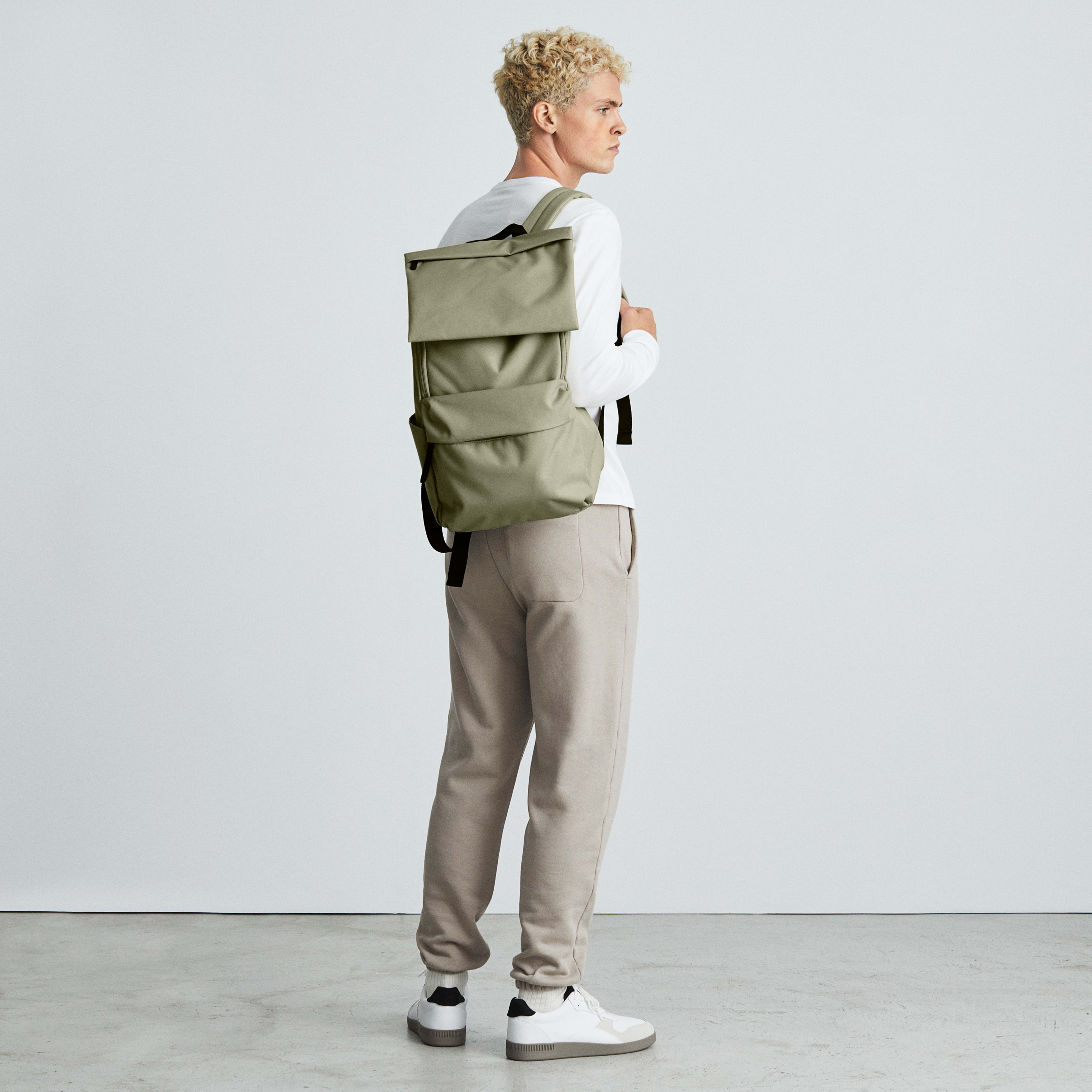 The ReNew Transit Backpack Eucalyptus – Everlane