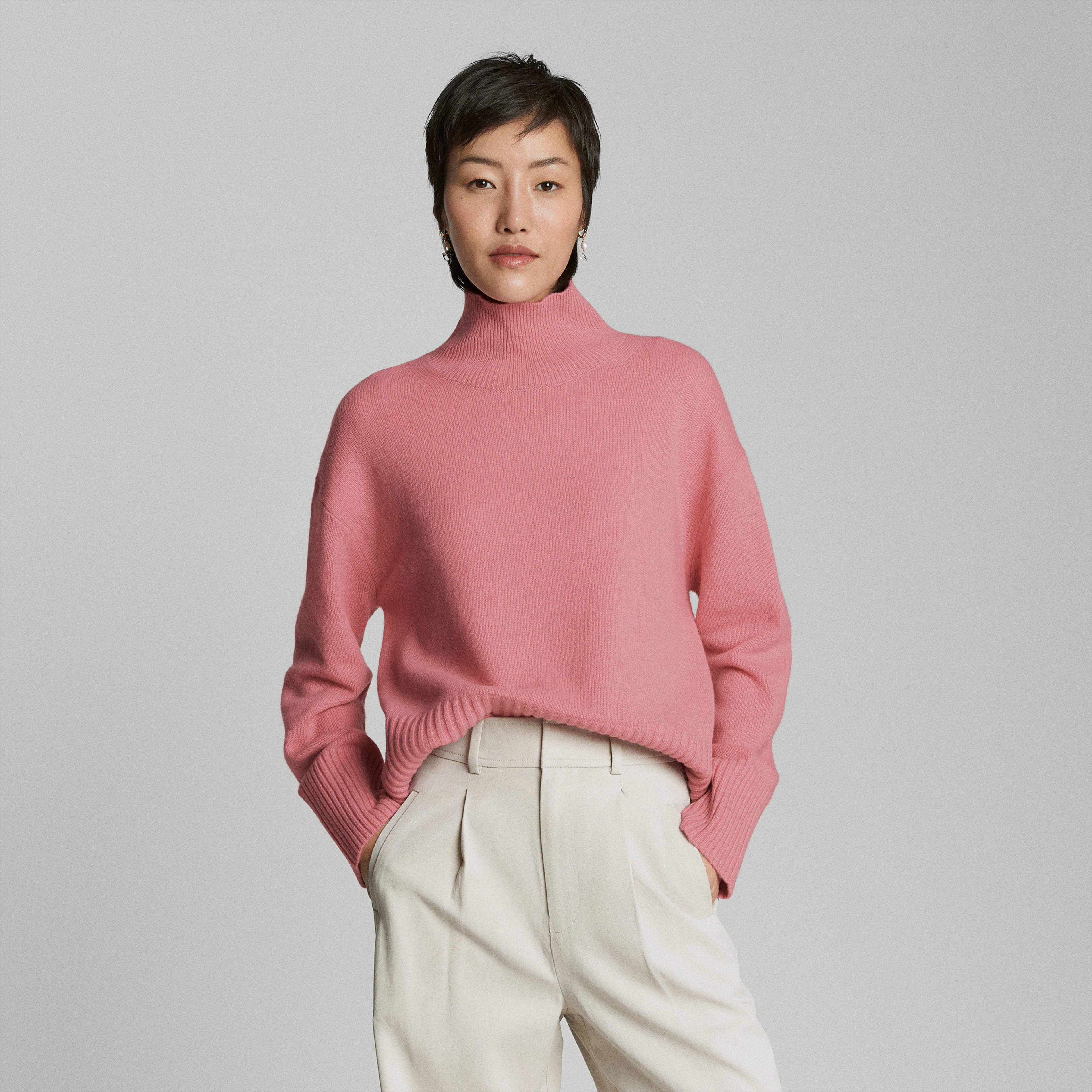 Women's Cashmere Oversized Turtleneck Sweater by Everlane in Bubblegum, Size M