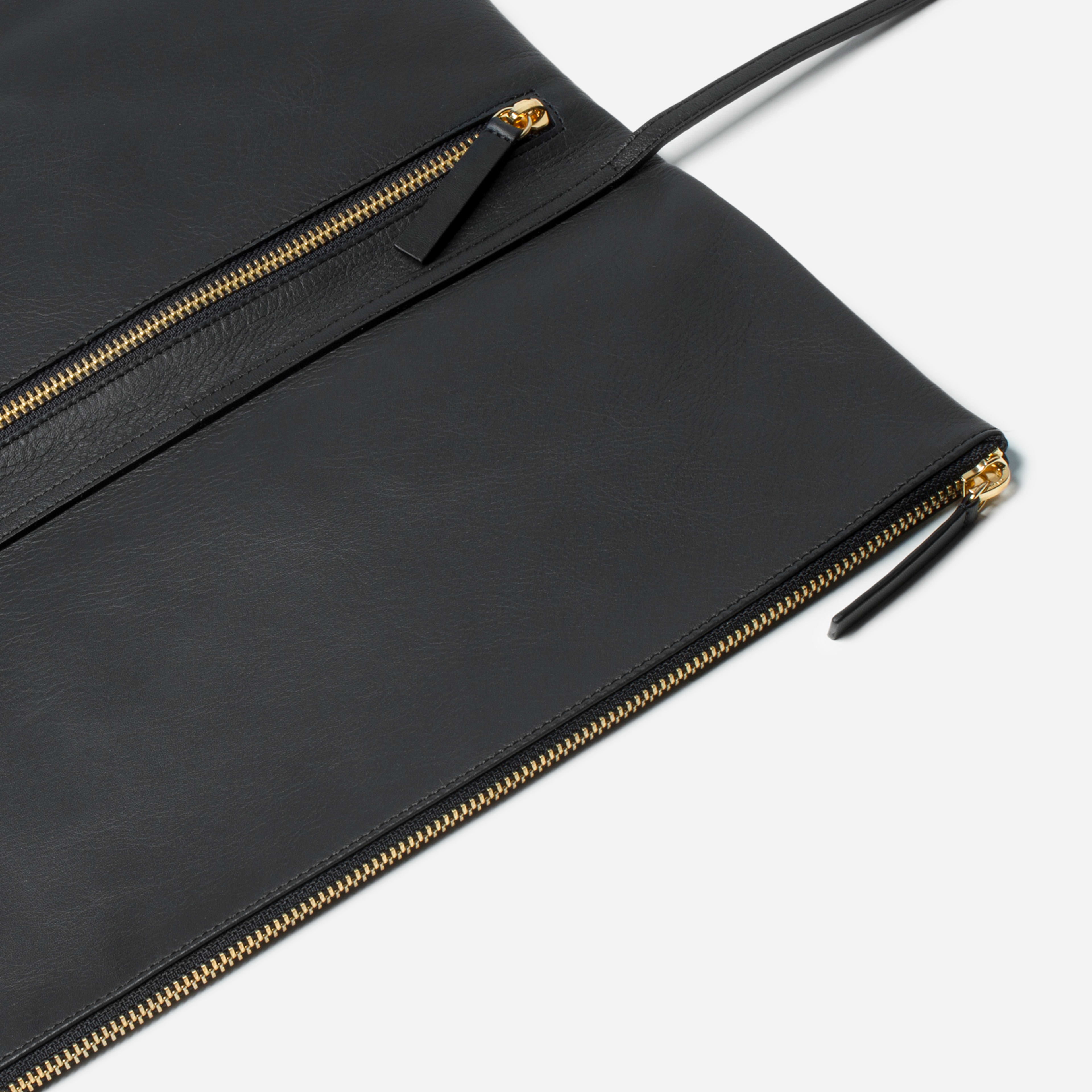 The Foldover Crossbody Black Everlane