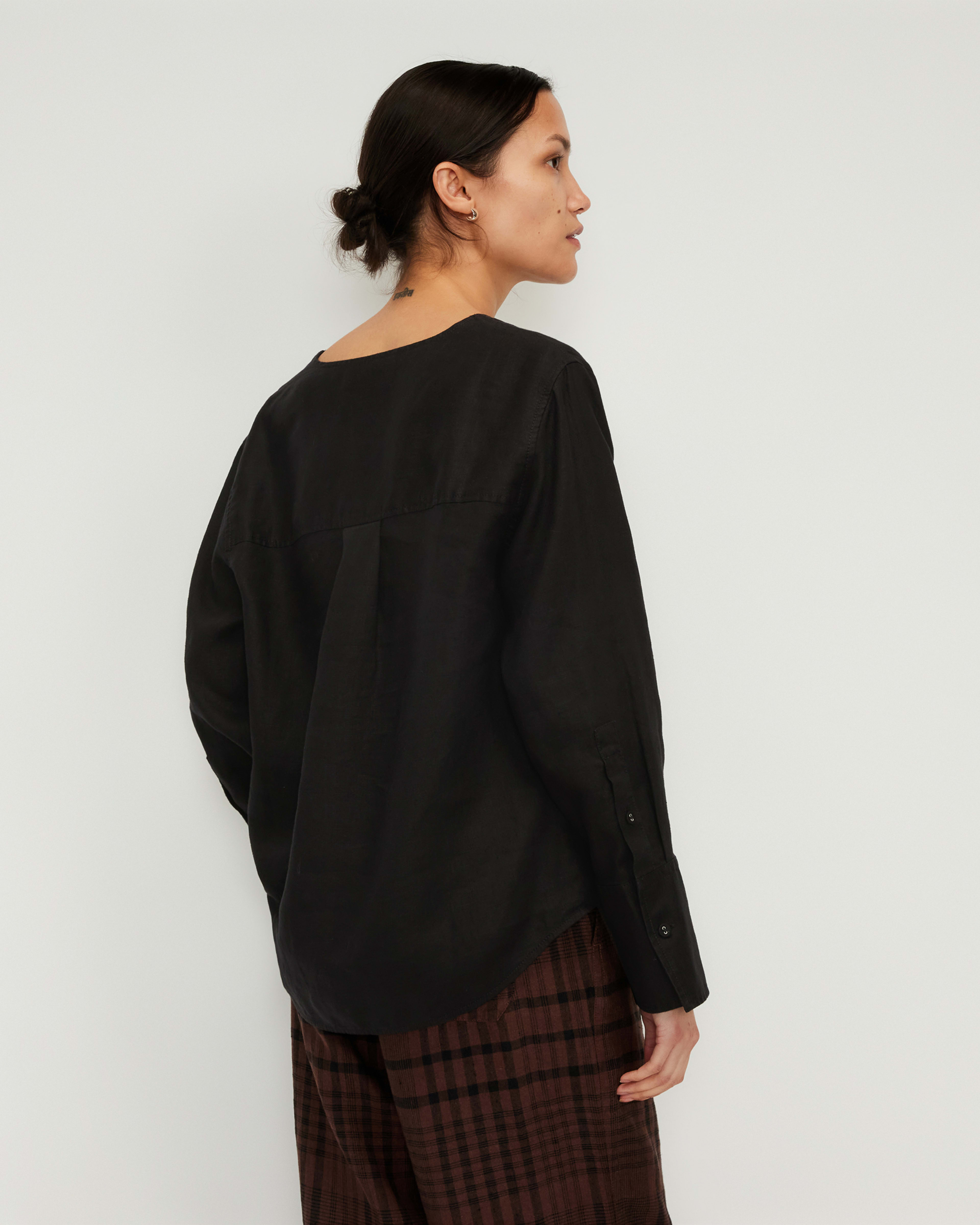 The Linen Popover Shirt Black Everlane