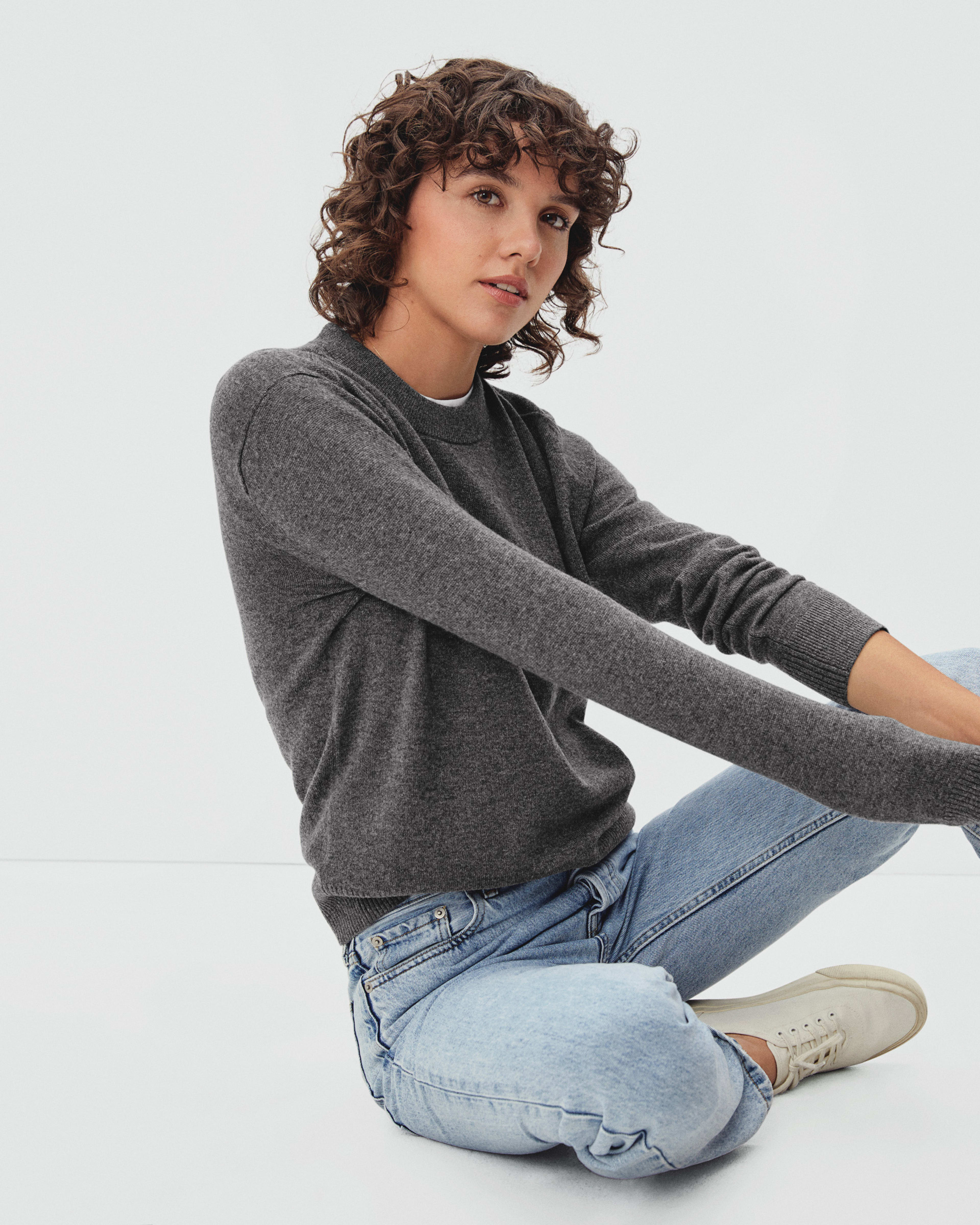 The Cashmere Crew Charcoal – Everlane