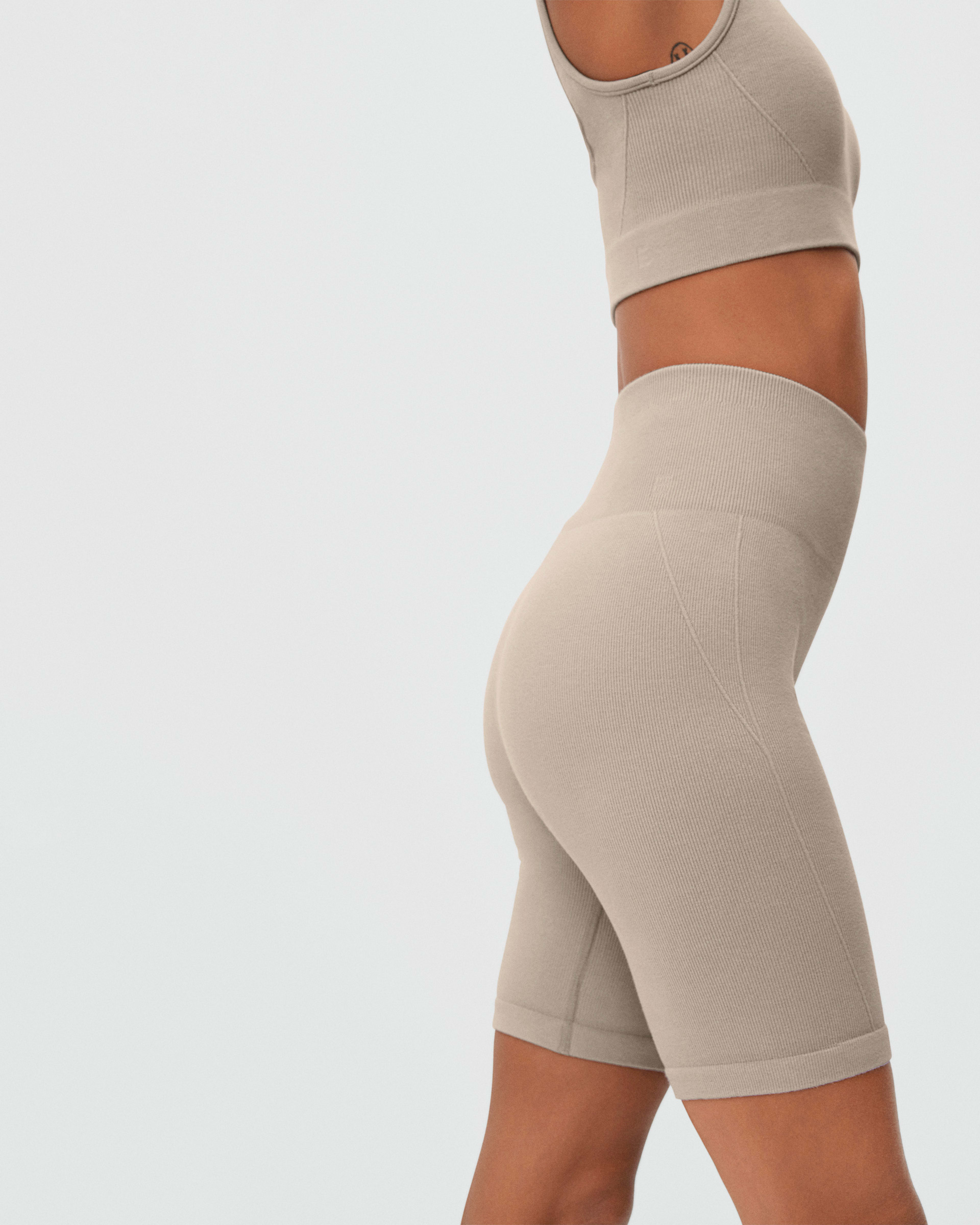 The Perform Bike Short Black – Everlane