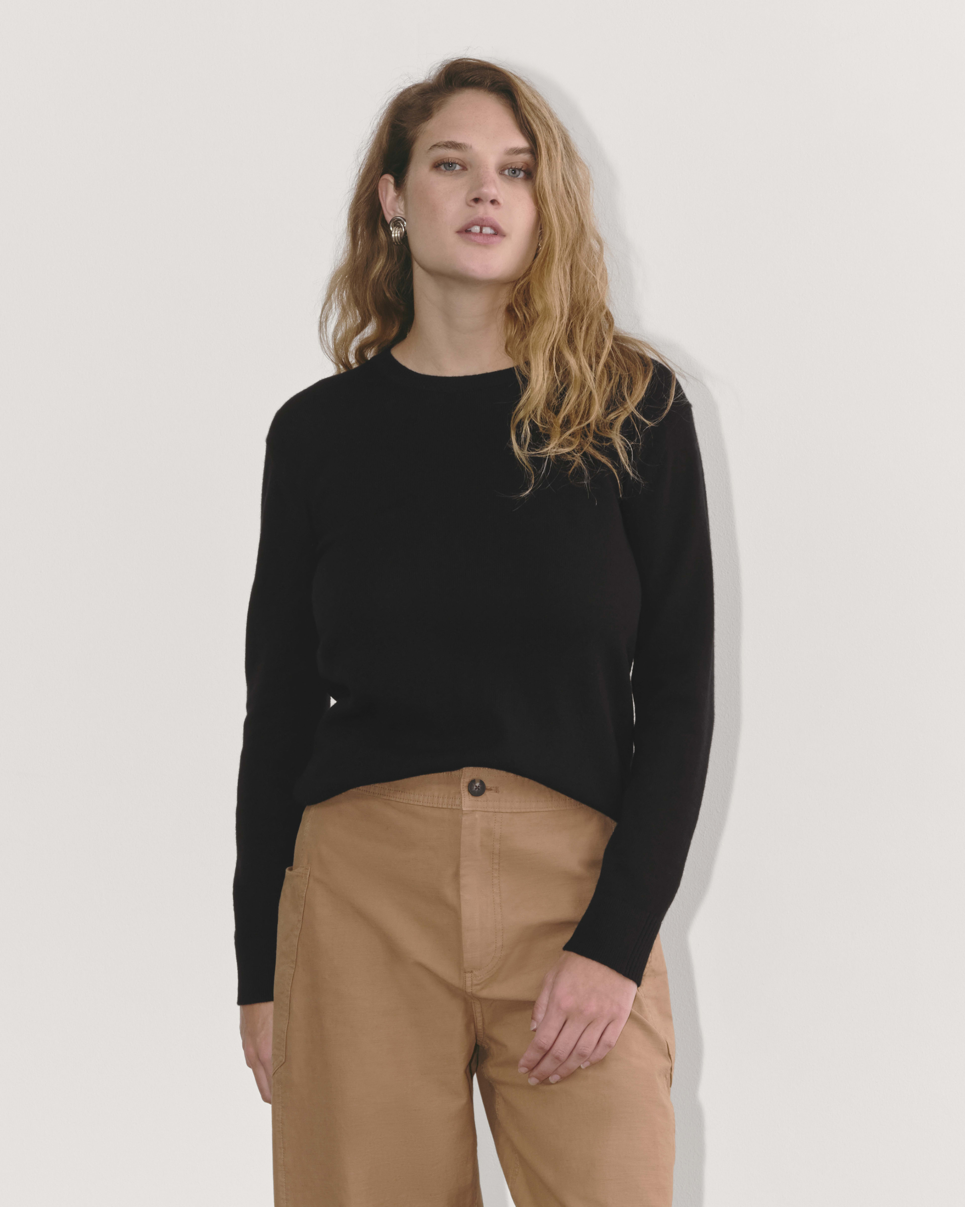 The Classic Crew in Cashmere Black Everlane