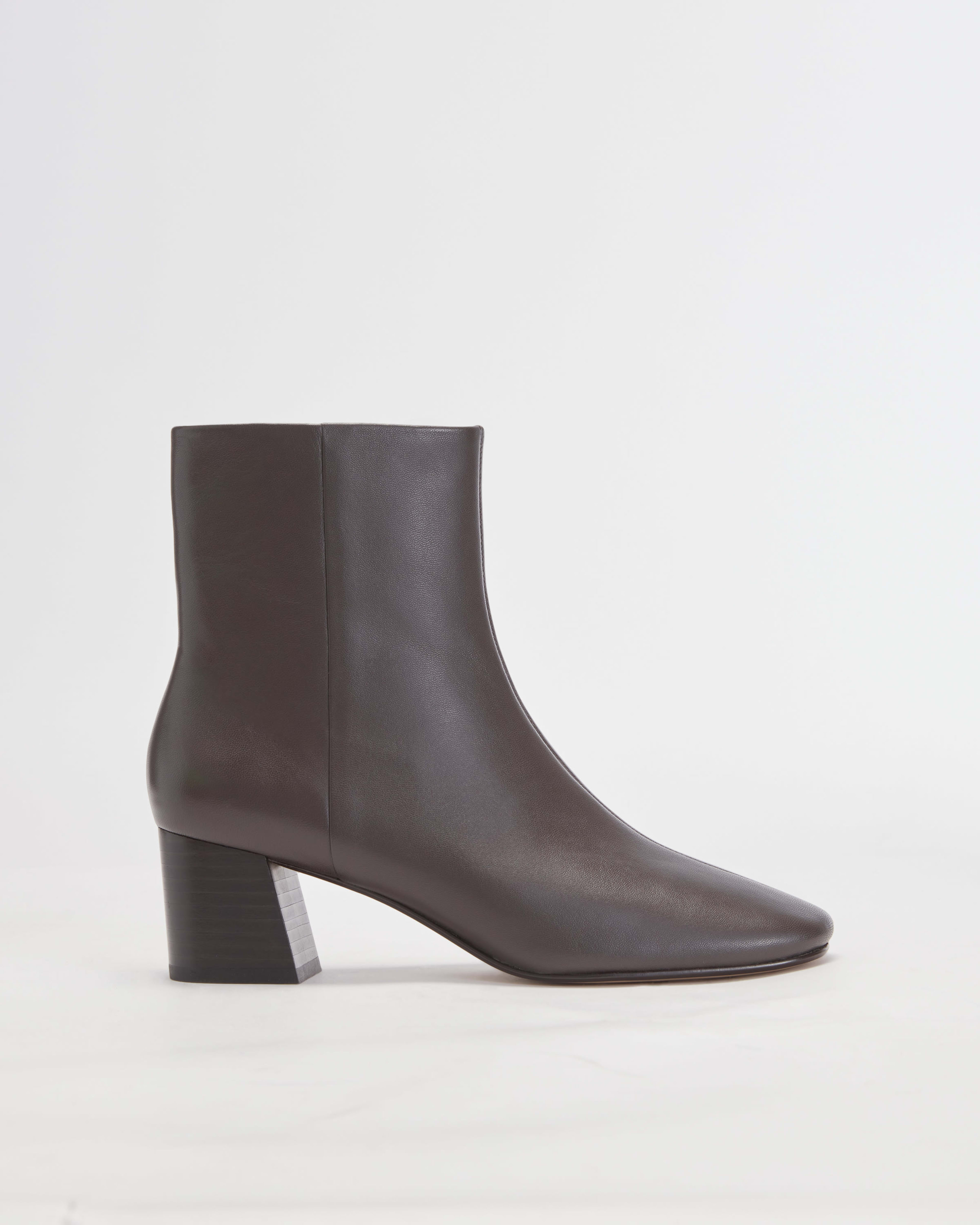 Everlane 2025 modern chelsea