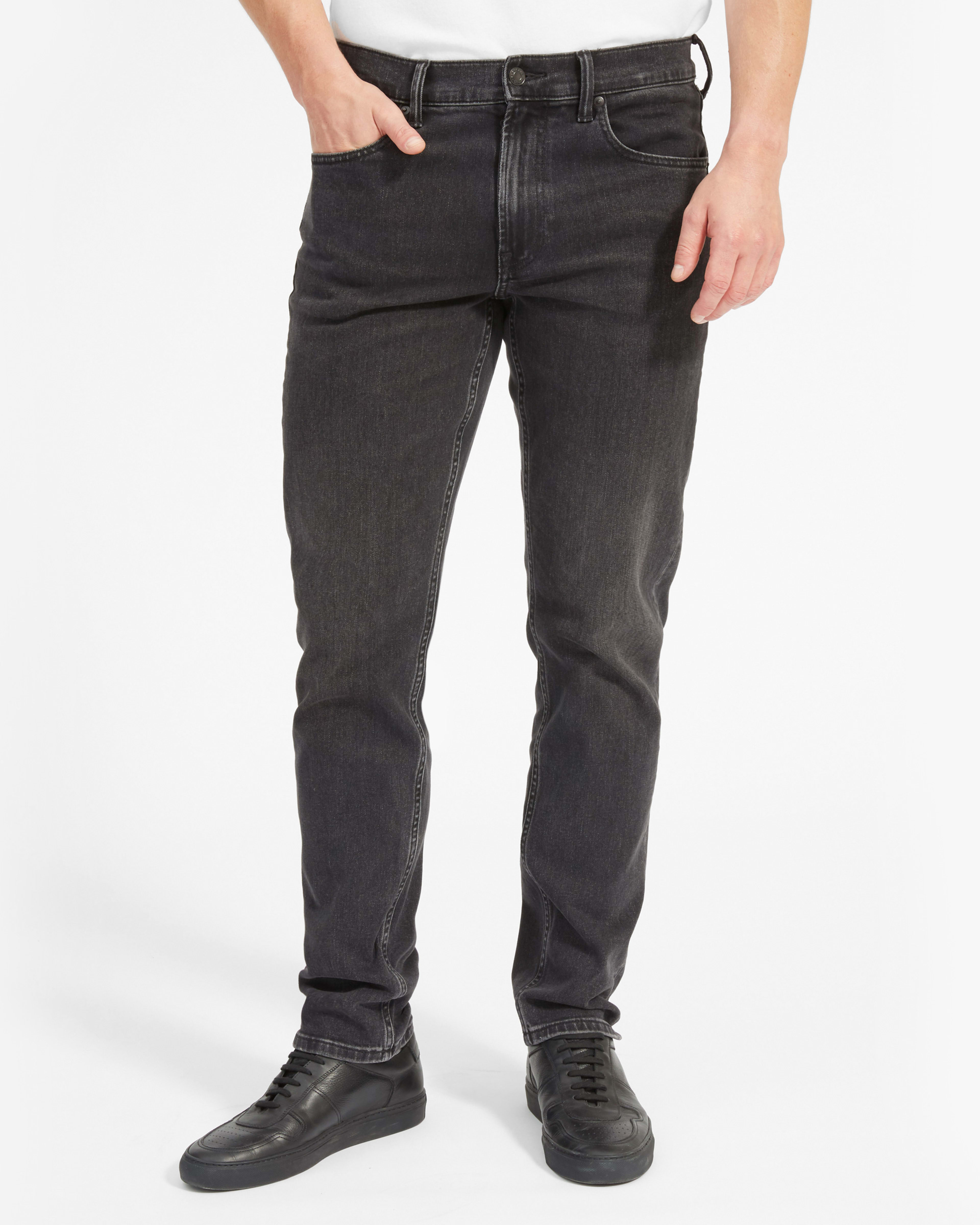 The Athletic Fit Jean Washed Black Everlane