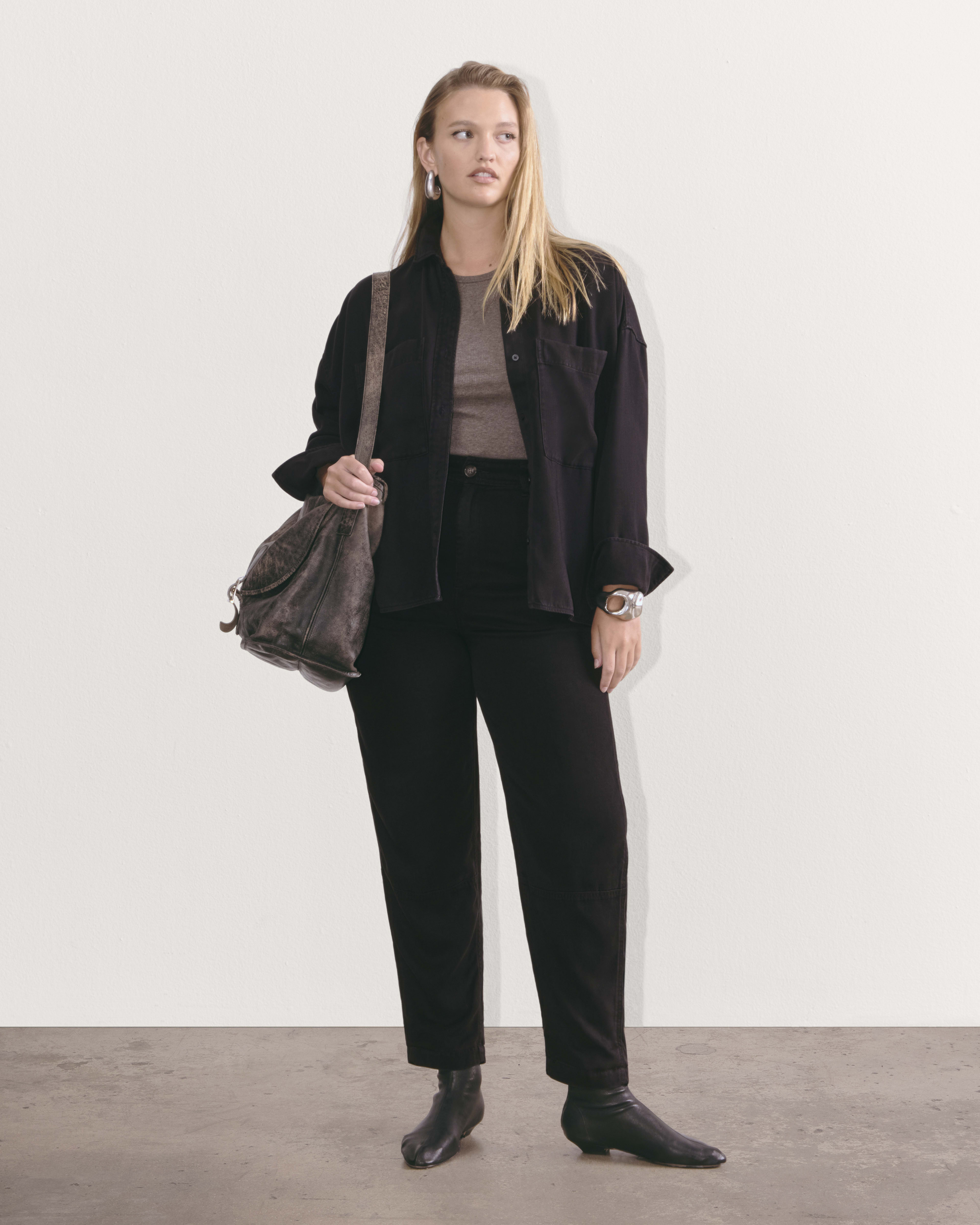 The Boxy Oxford Black Everlane