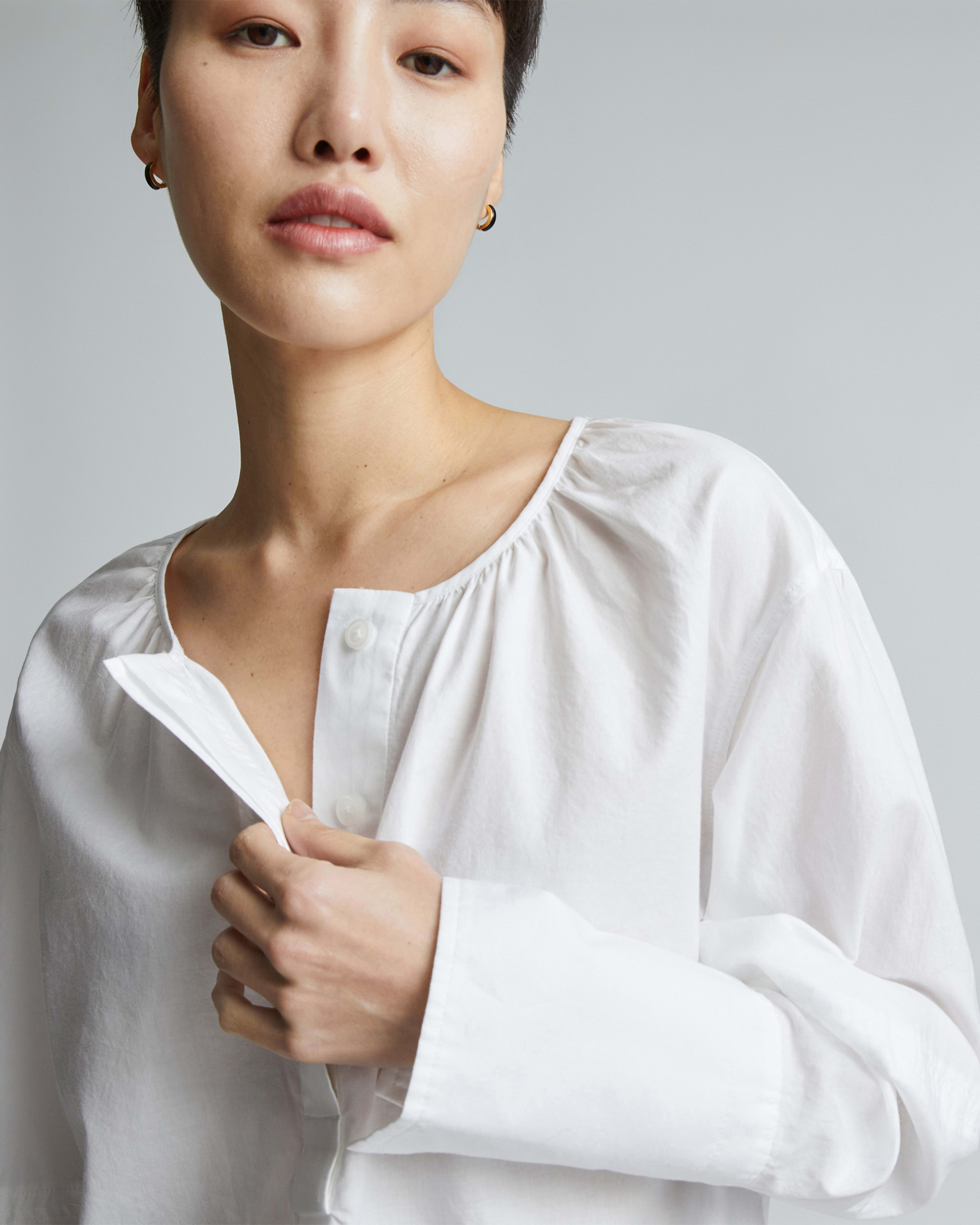 Women's White V-neck Ruched Balloon Sleeve Top