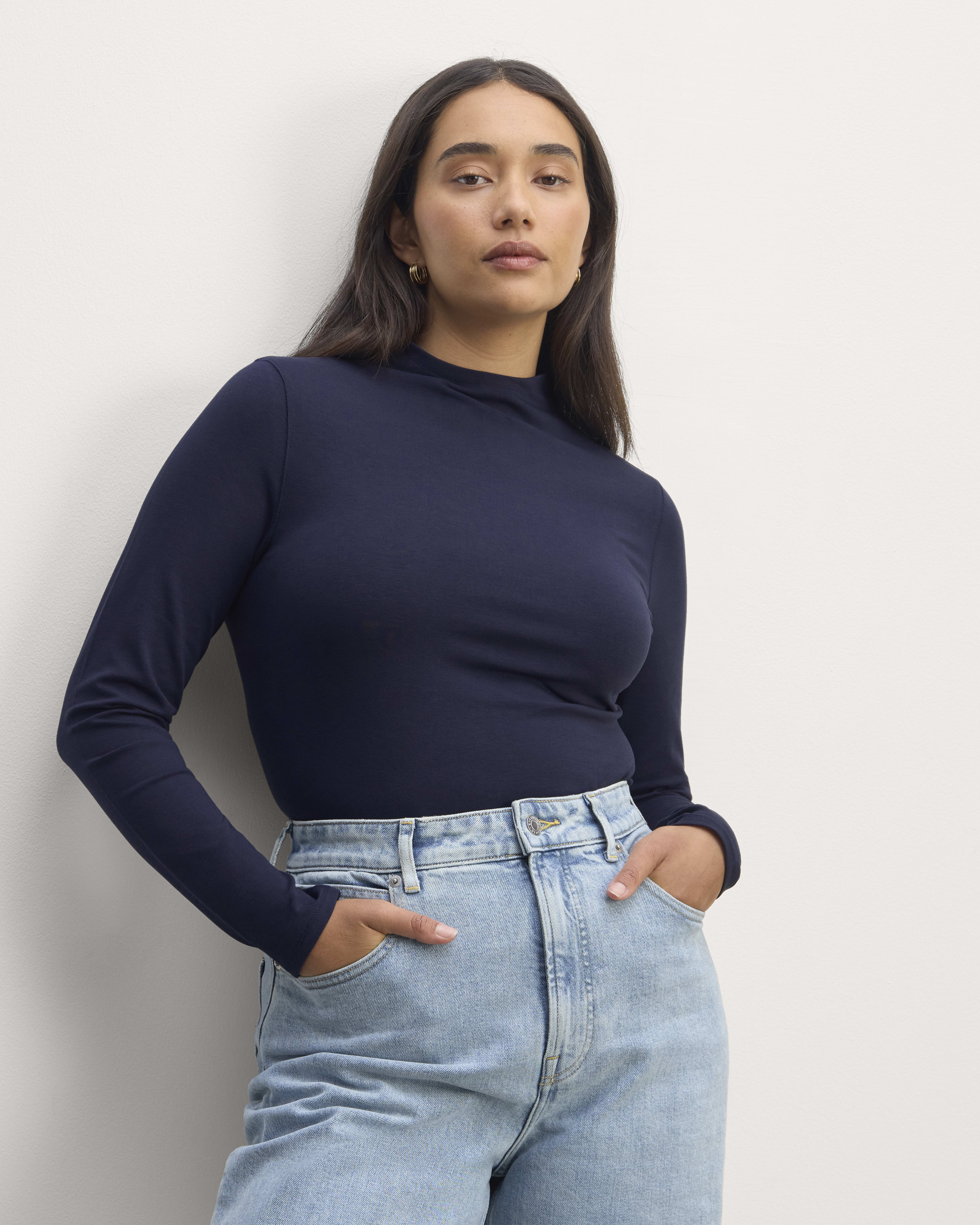 The Form Funnel Neck Tee Navy Everlane