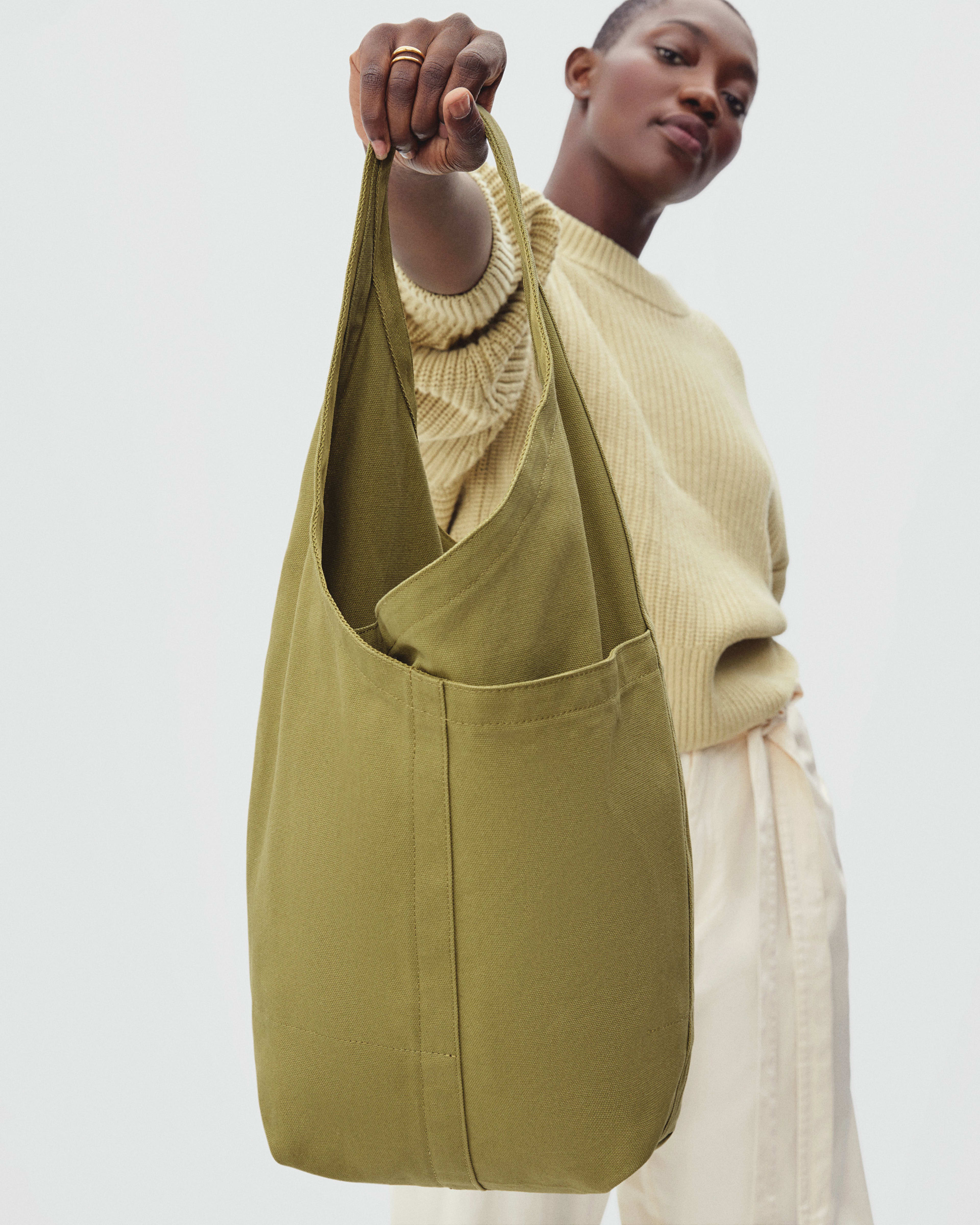The Canvas Teardrop Tote Willow Green – Everlane